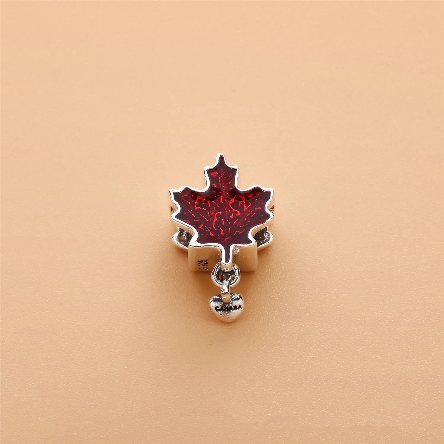 Pandora Maple leaf silver hengende charm with red enamel - 797207EN07