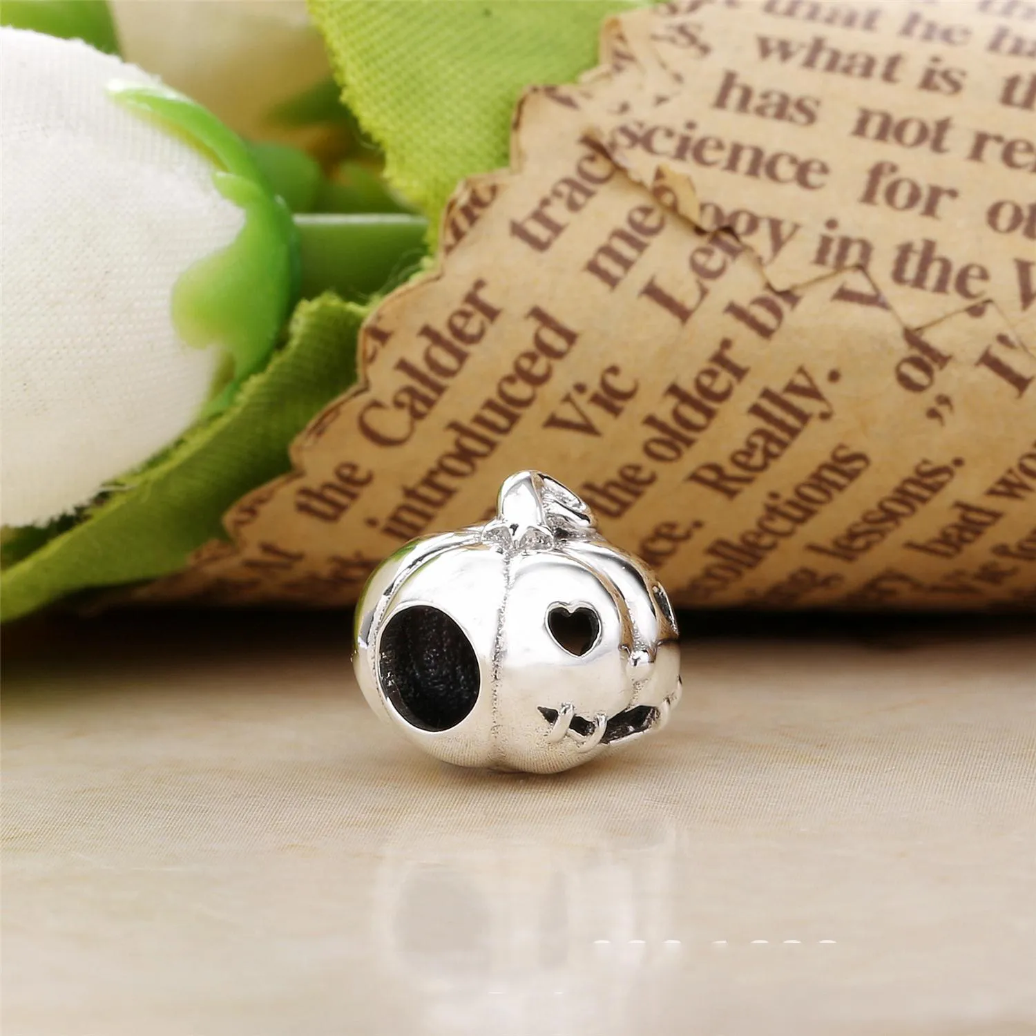 Pandora Pumpkin silver charm - 797596