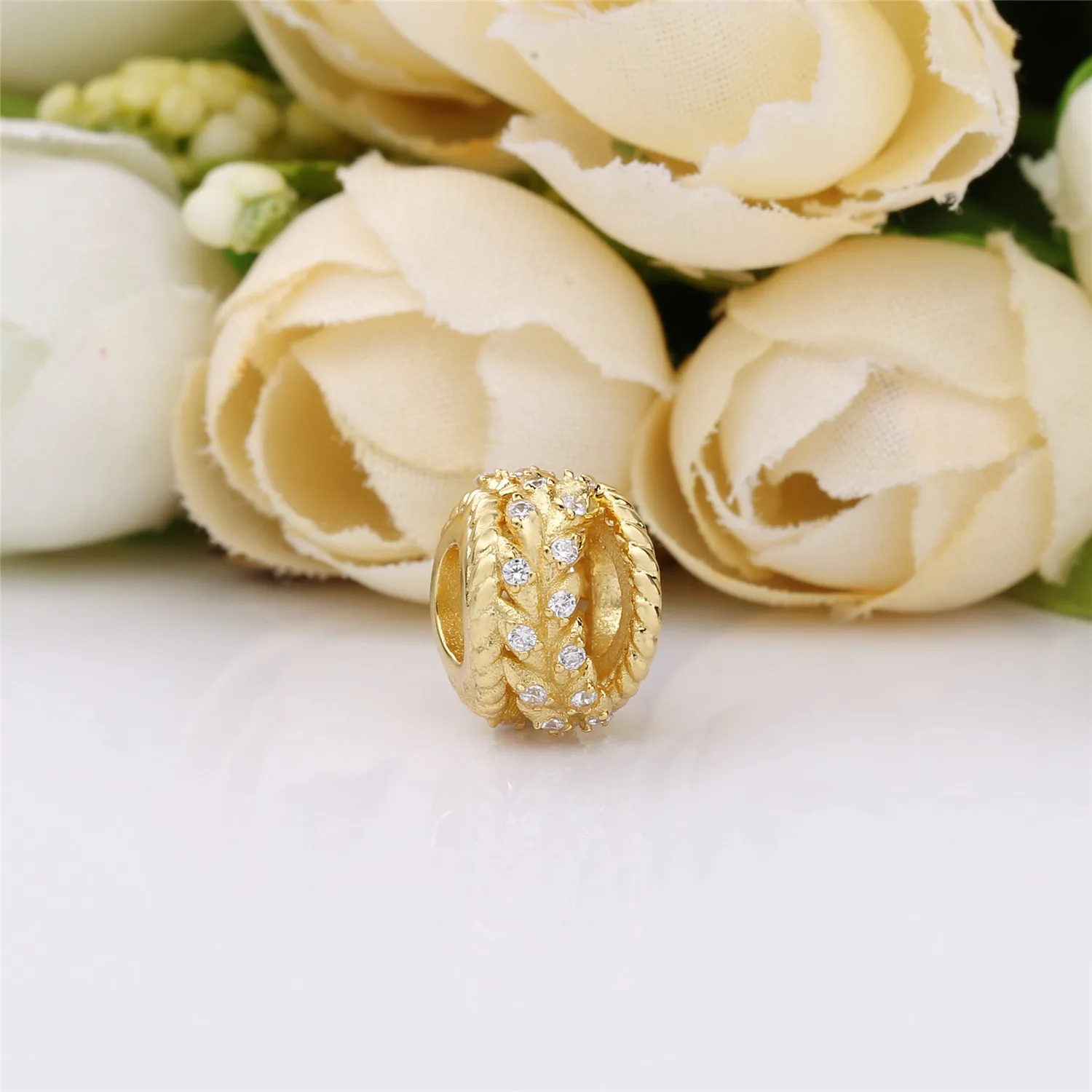 Dazzling Grain Swirls Charm, PANDORA Shine™ & Clear CZ - 767597CZ