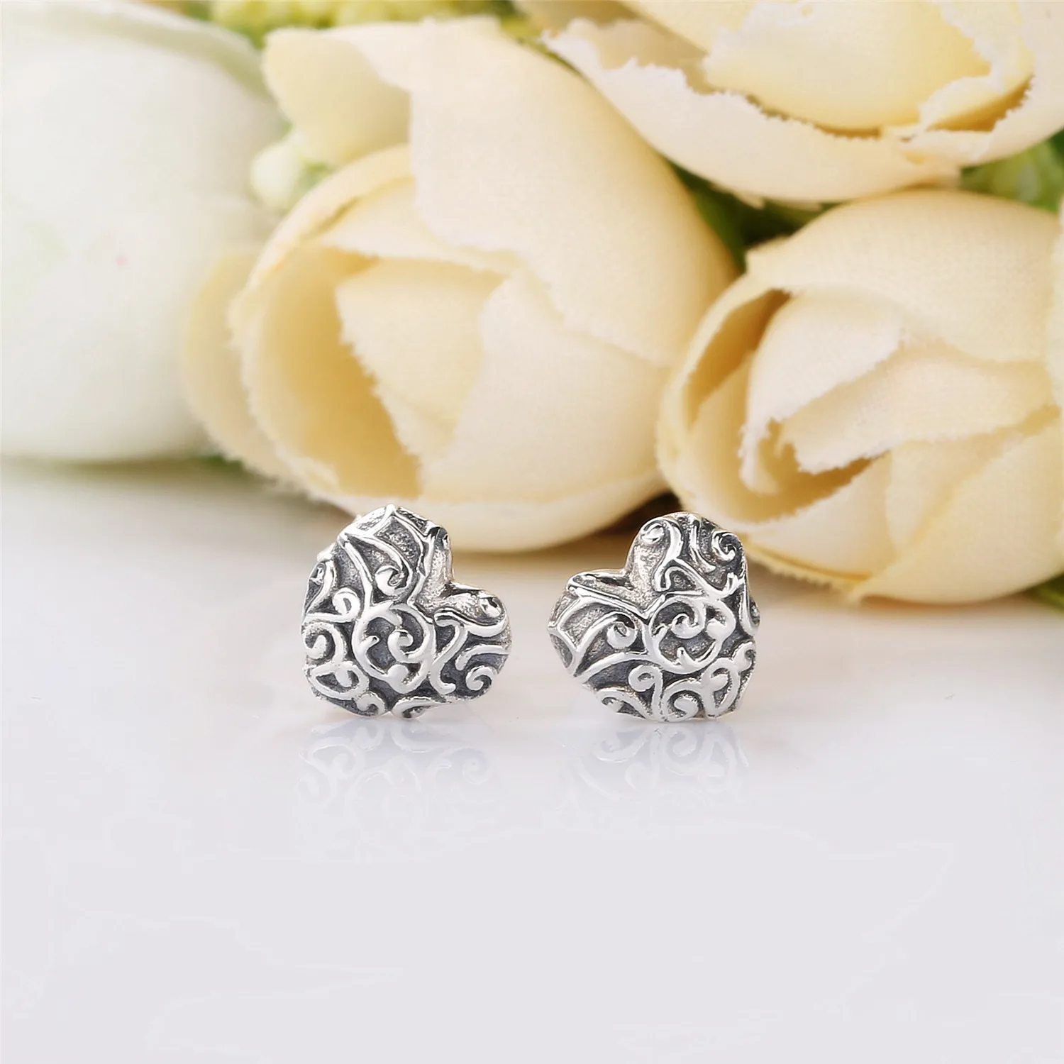 Pandora Regal pattern heart silver stud earrings - 297693