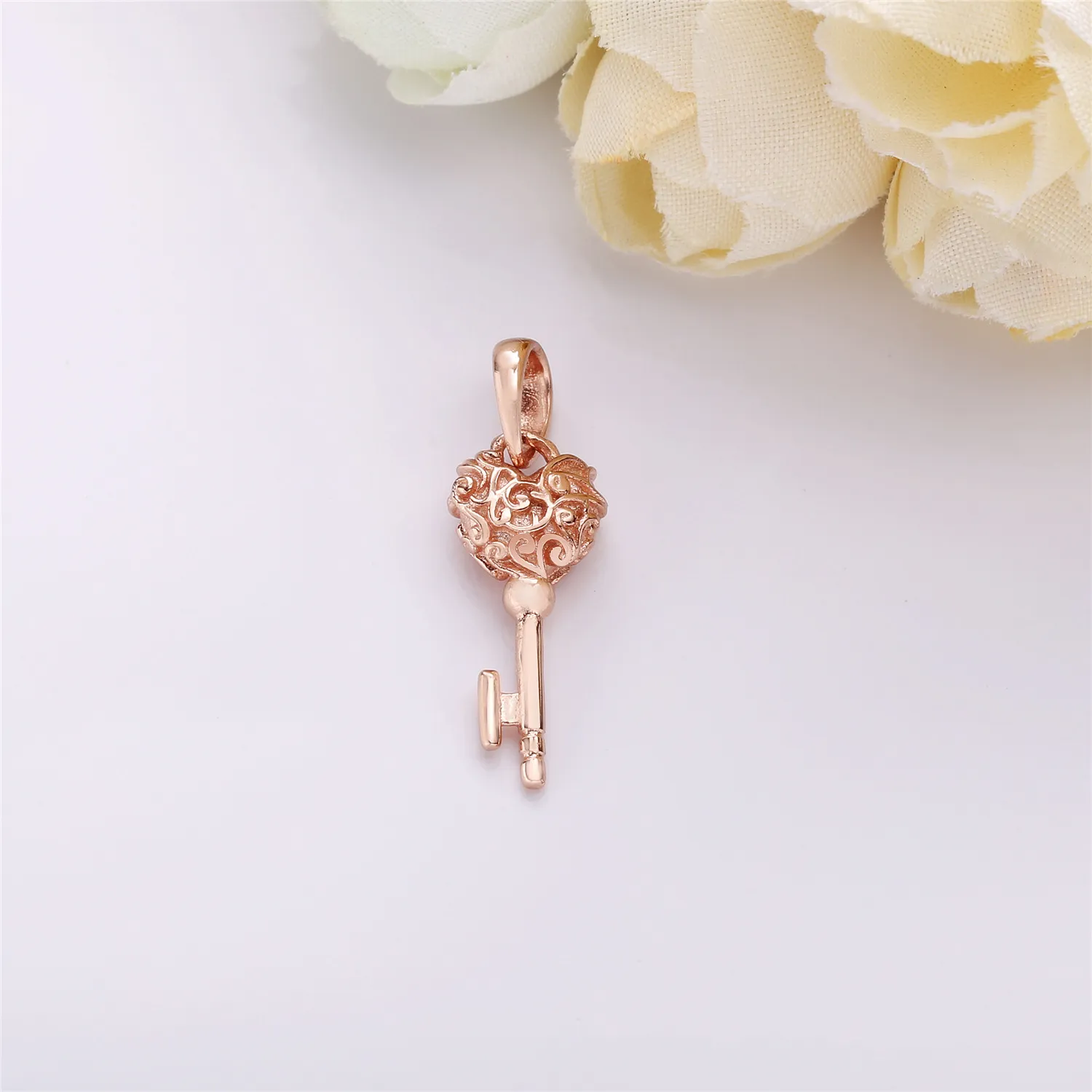 Regal pattern key PANDORA Rose pendant - 387725