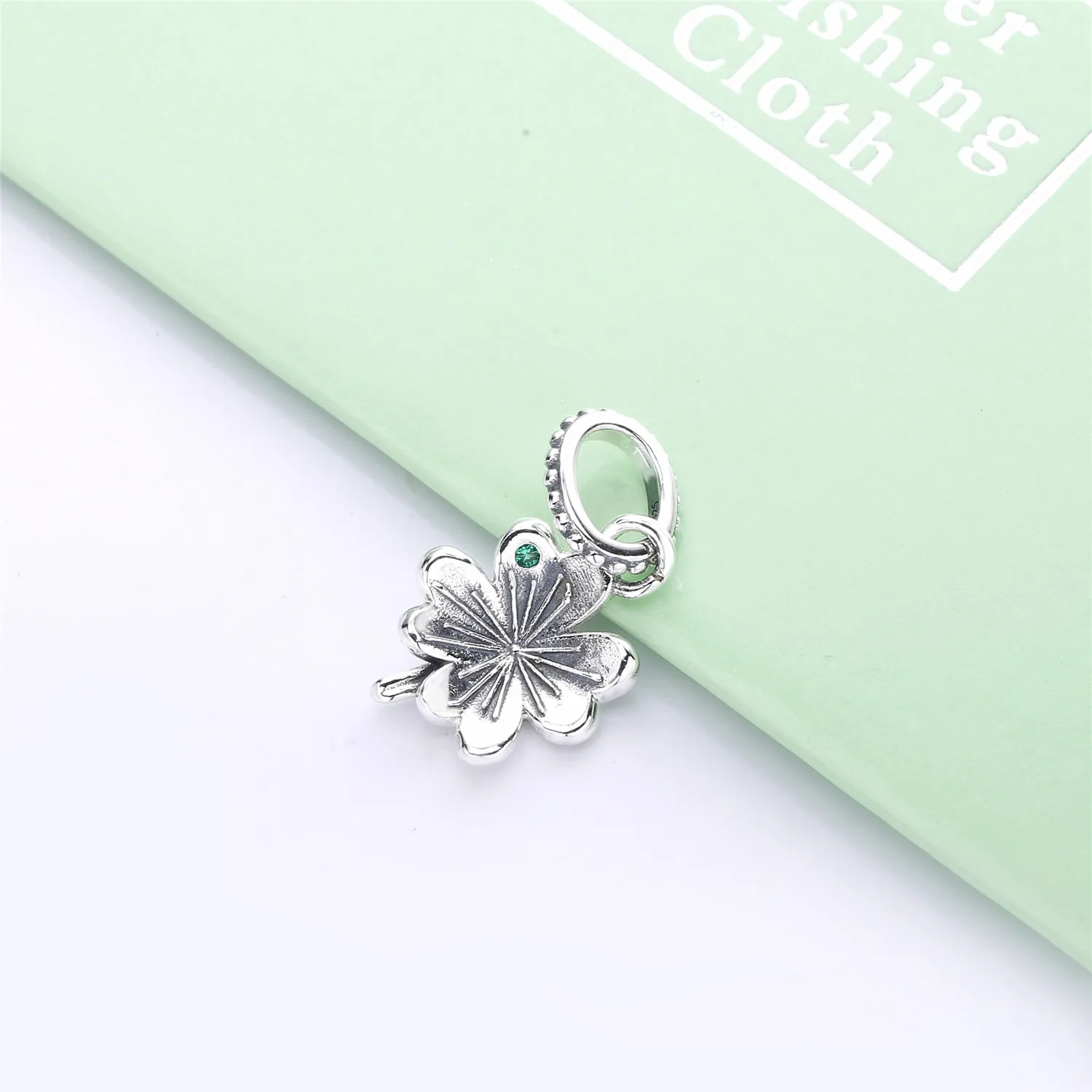 Lucky Four-Leaf Clover Pendant, Pandora Shine™ - 397965NAG