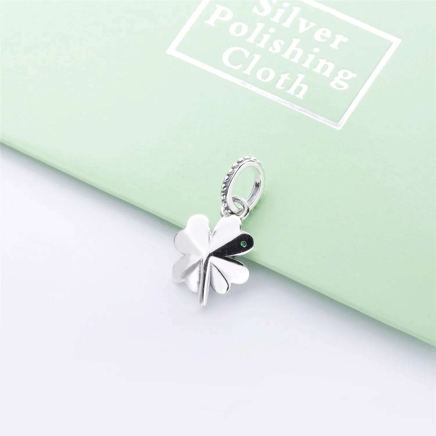 Lucky Four-Leaf Clover Pendant, Pandora Shine™ - 397965NAG