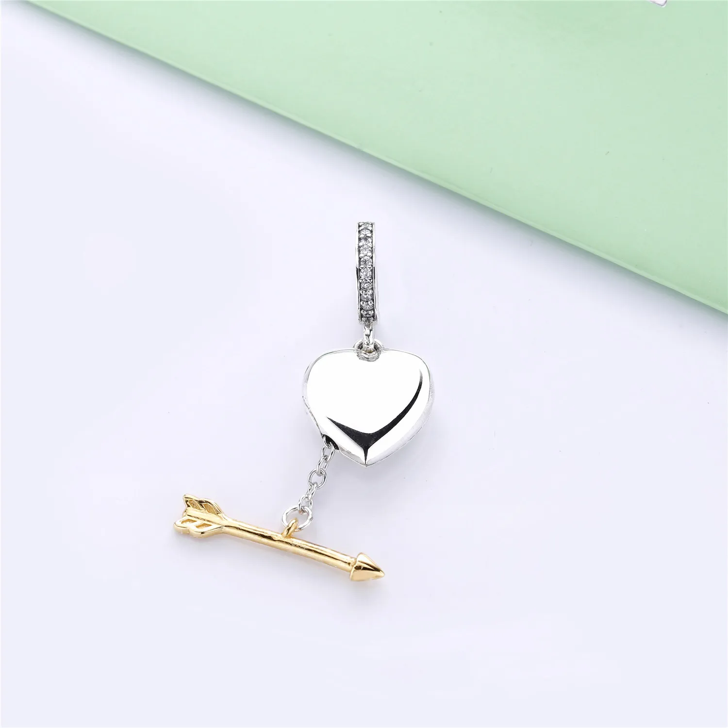 PANDORA Limited Edition Arrow of Love Charm - B801113