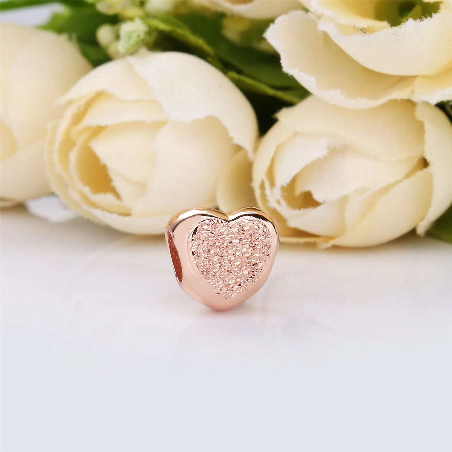 Matt Brilliance Heart Charm, Pandora Rose™ - 787881