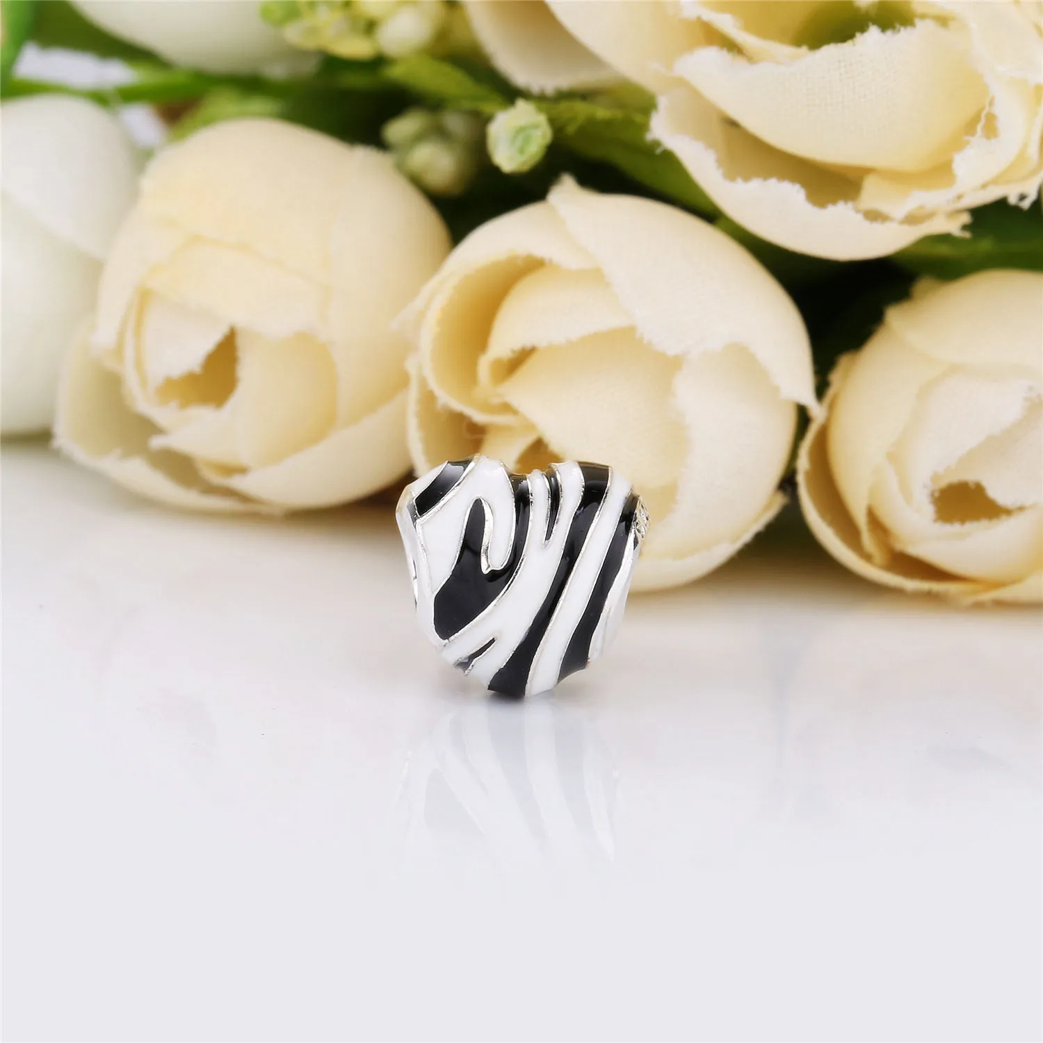 Pandora Heart silver charm with black and white enamel - 798056ENMX