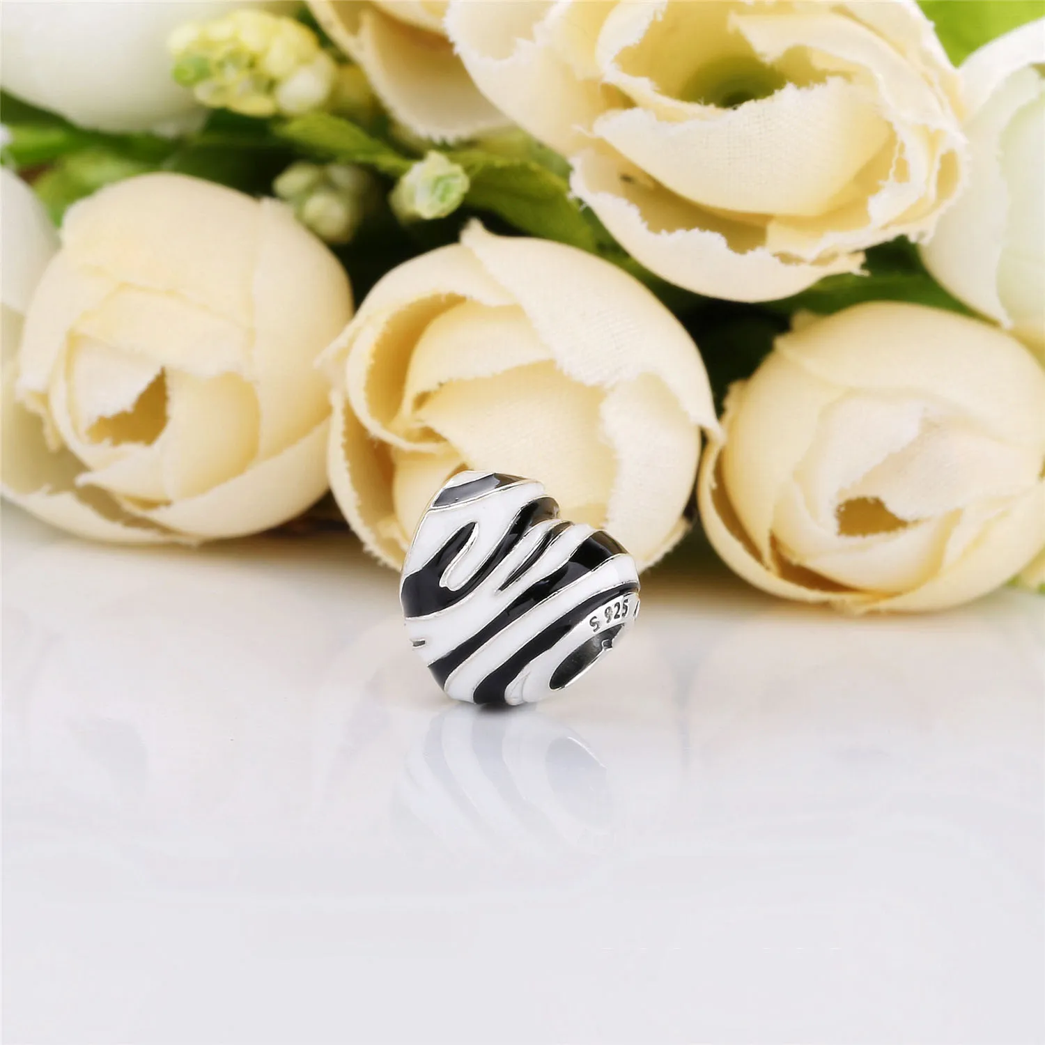 Pandora Heart silver charm with black and white enamel - 798056ENMX