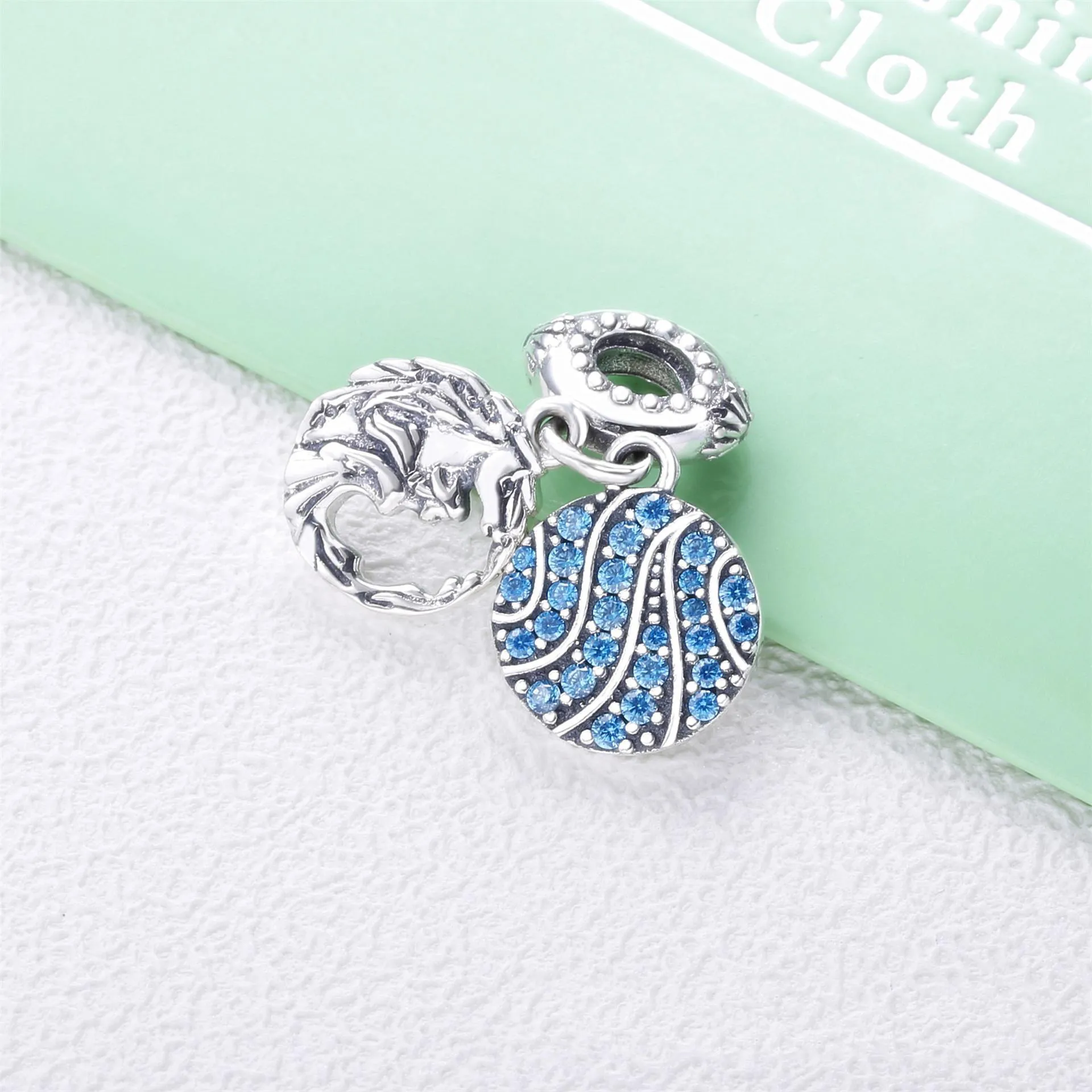 Pandora Disney Frozen Elsa & Nokk hengende charm - 798456C01