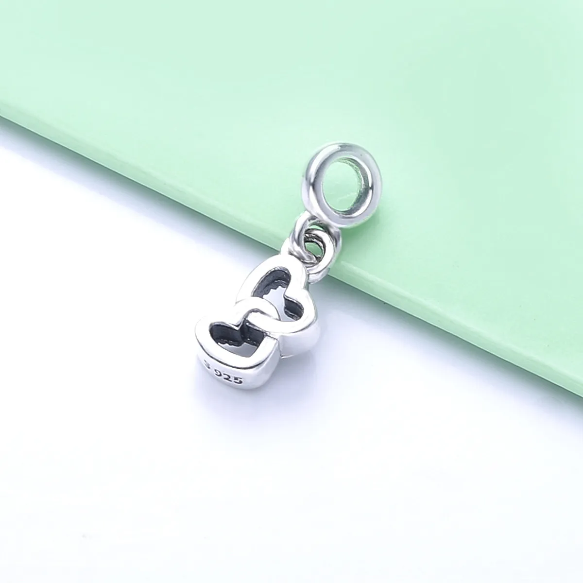 Pandora ME Kjedede Hjerter Mini Hengende Charm - 798380