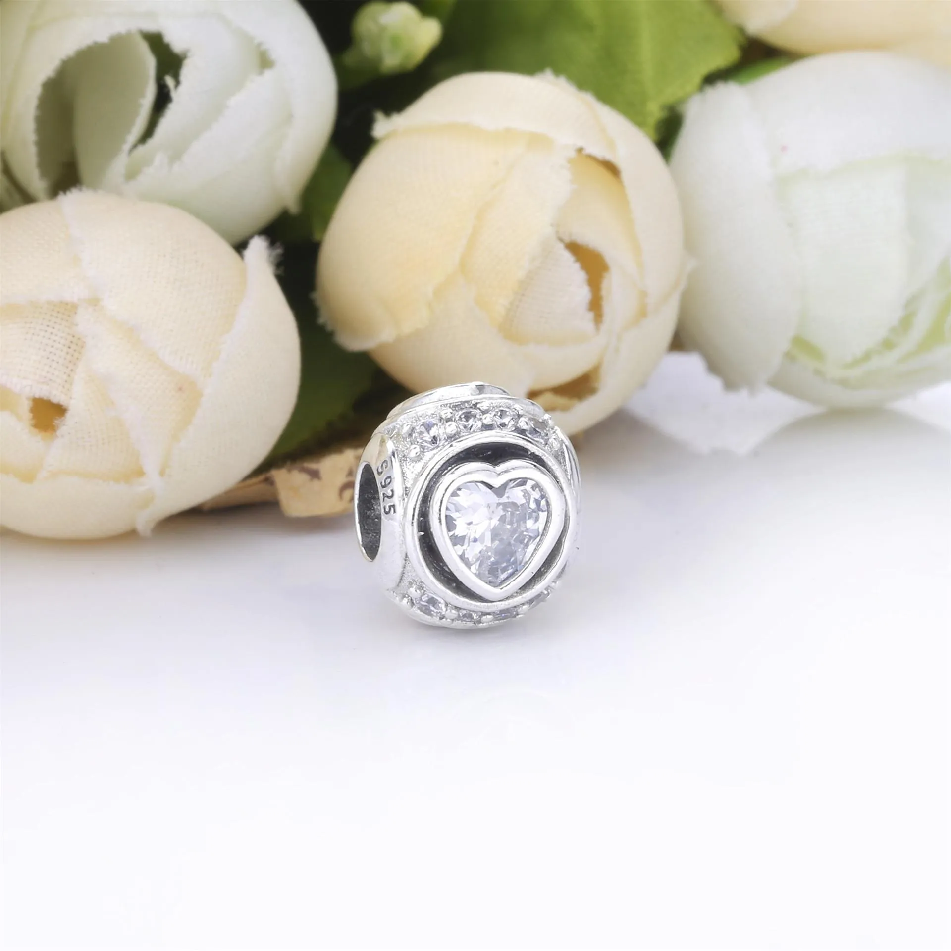 Pandora Elevated Heart charm - 798464C01