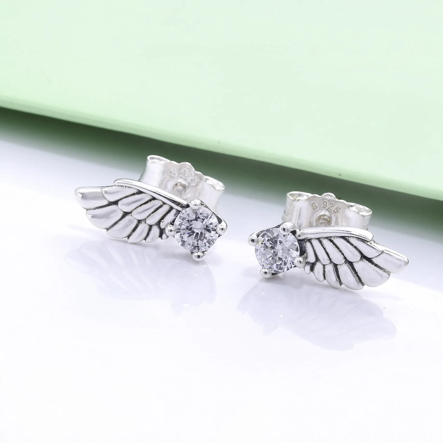 Pandora Sparkling Angel Wing øredobber - 298501C01