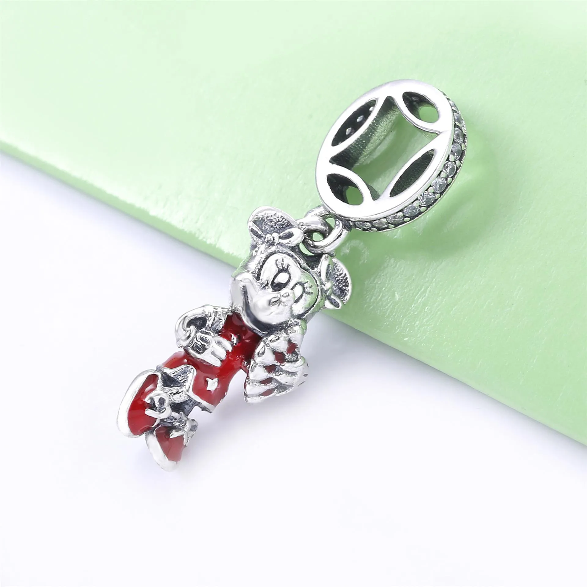 Pandora Disney Minnie sterlingsølv dingler med klare cubic zirconia, rød og glitrende gylden emalje - 798636C01