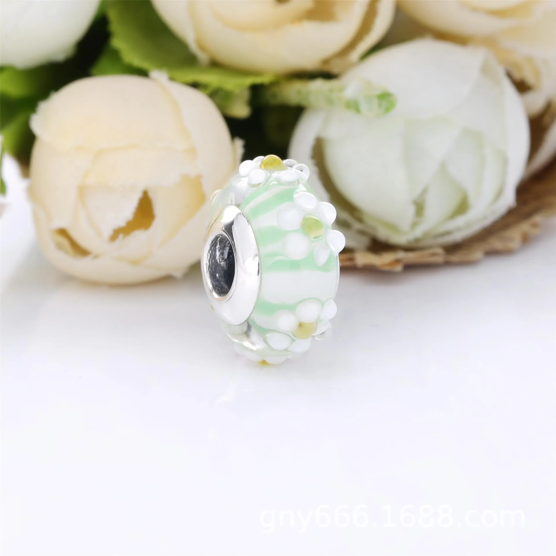 Pandora Daisy Glass Murano Charm - 798798C00