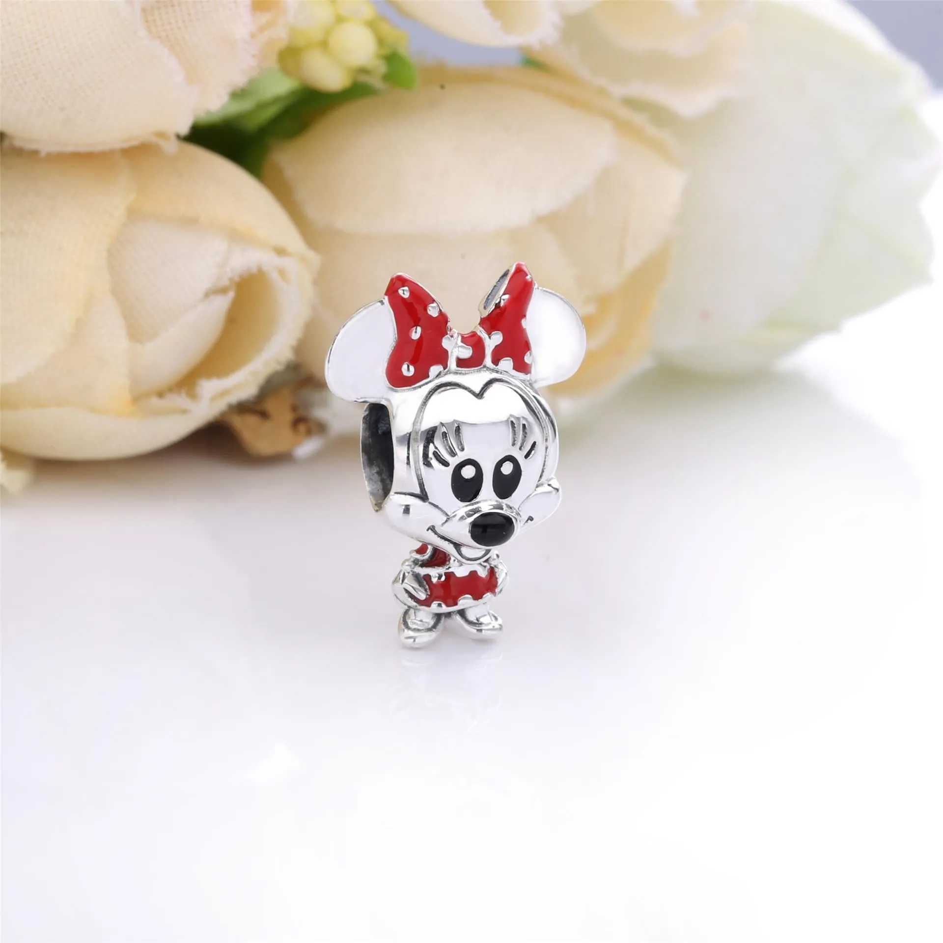 Pandora Disney Minni Mus Prikket Kjole og Sløyfe Charm - 798880C02