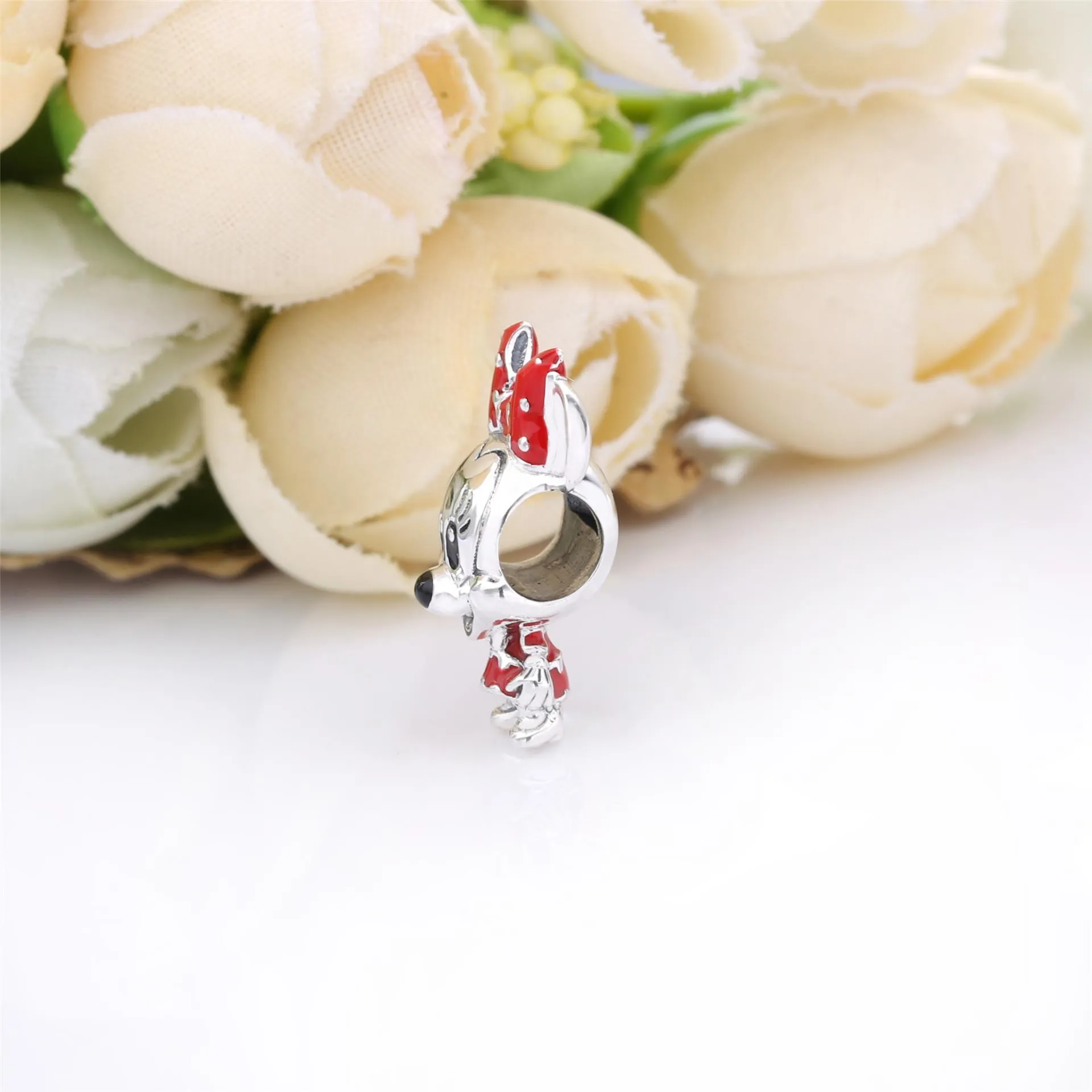 Pandora Disney Minni Mus Prikket Kjole og Sløyfe Charm - 798880C02