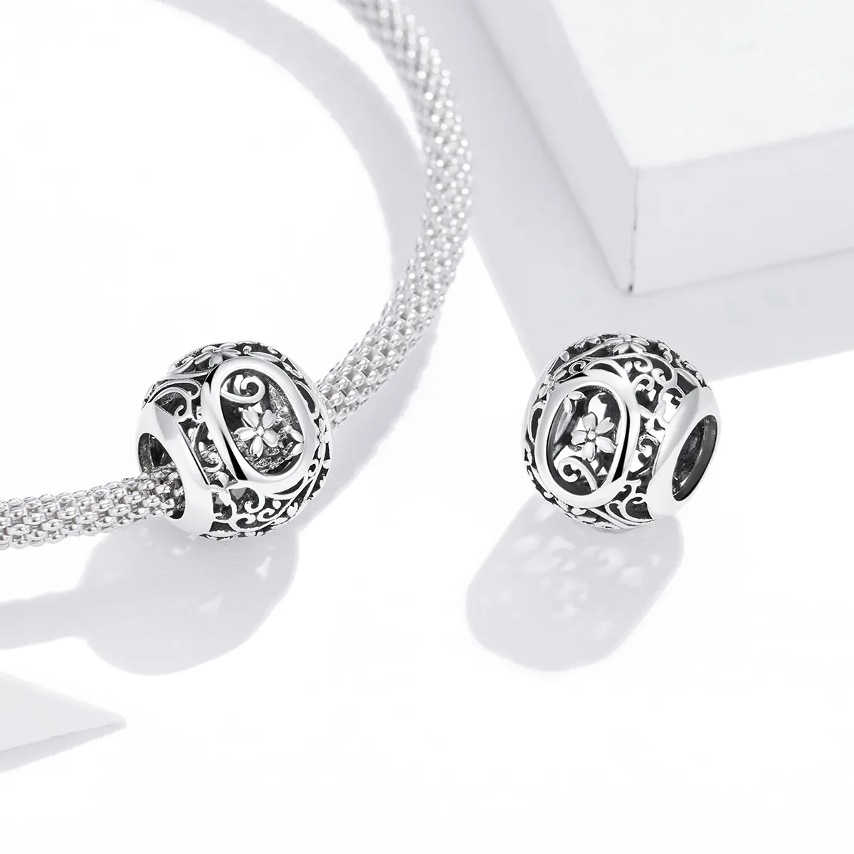 Pandora Style Openwork Flower Letter O Charm - SCC1444-O