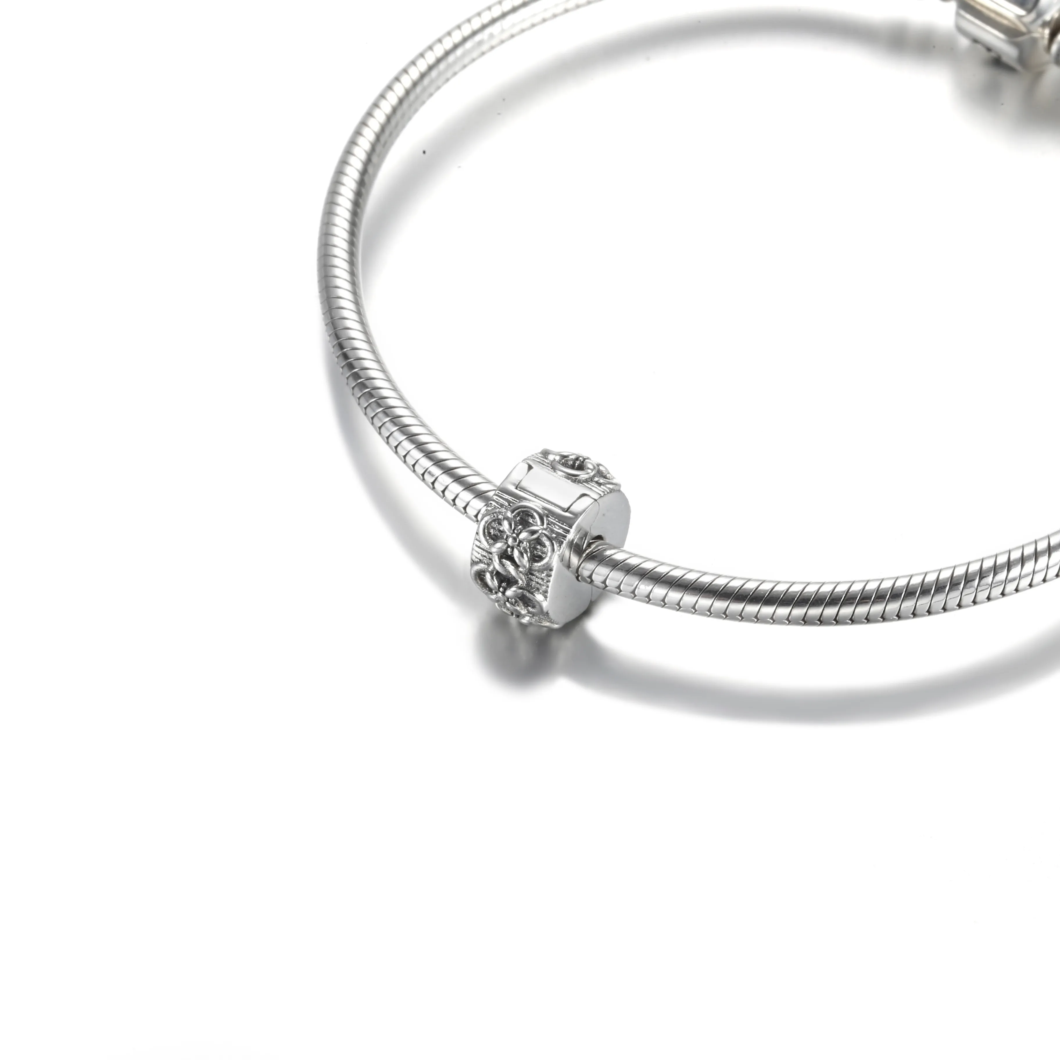 Pandora Blomstermønster Klemmecharm - 799316C00