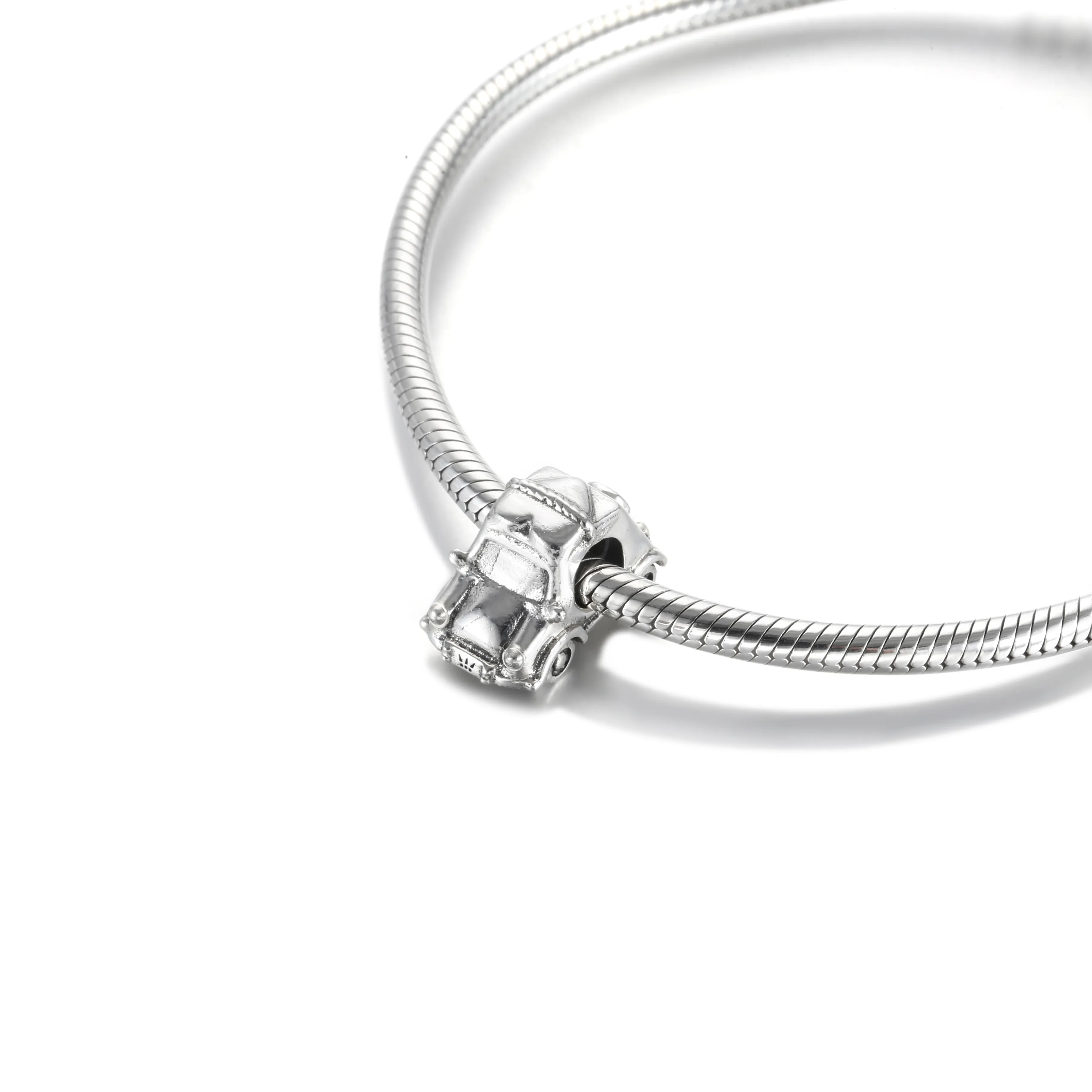 Pandora Elektrisk Bil Charm - 799330C01