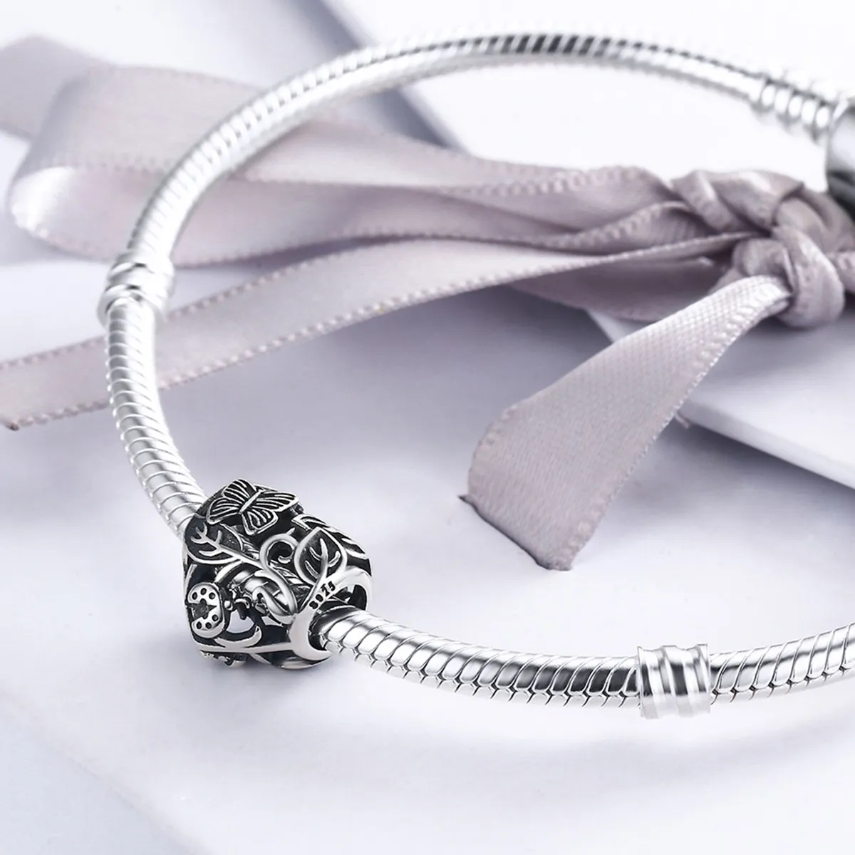 Pandora Style Silver Rain-Back Hage Charm - SCC155