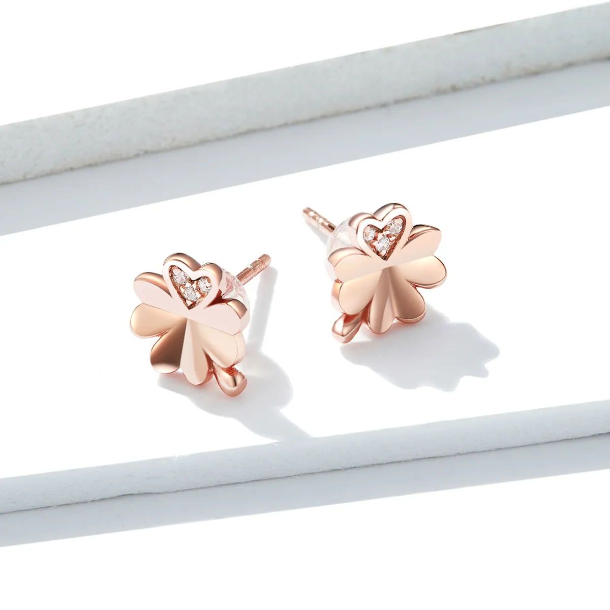 Pandora Style Rose Gold Clover øredobber - BSE233