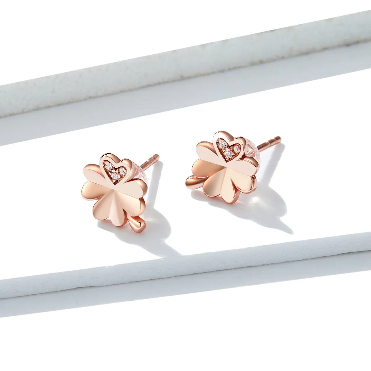 Pandora Style Rose Gold Clover øredobber - BSE233