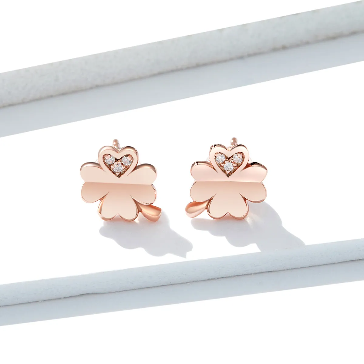 Pandora Style Rose Gold Clover øredobber - BSE233