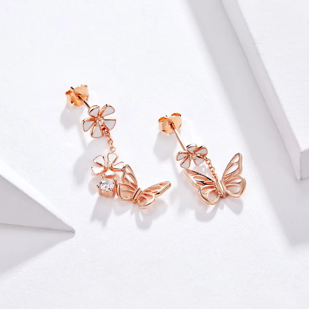 Pandora Style Rose Gold Dancing Butterfly Dingle øredobber - BSE100