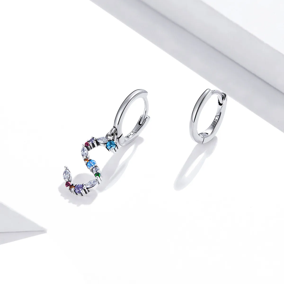 Pandora Style Silver Colorful Letter S Dingle øredobber - SCE1032