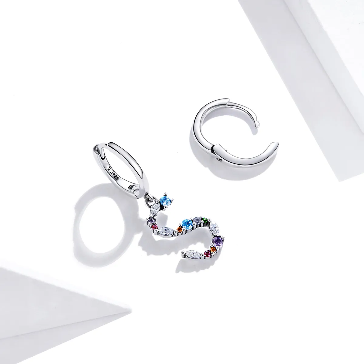 Pandora Style Silver Colorful Letter S Dingle øredobber - SCE1032