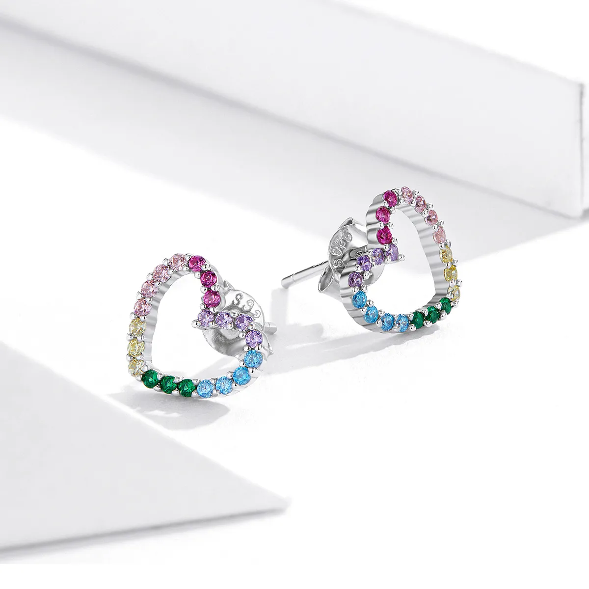 Pandora Style Silver Rainbow Hearts øredobber - SCE891