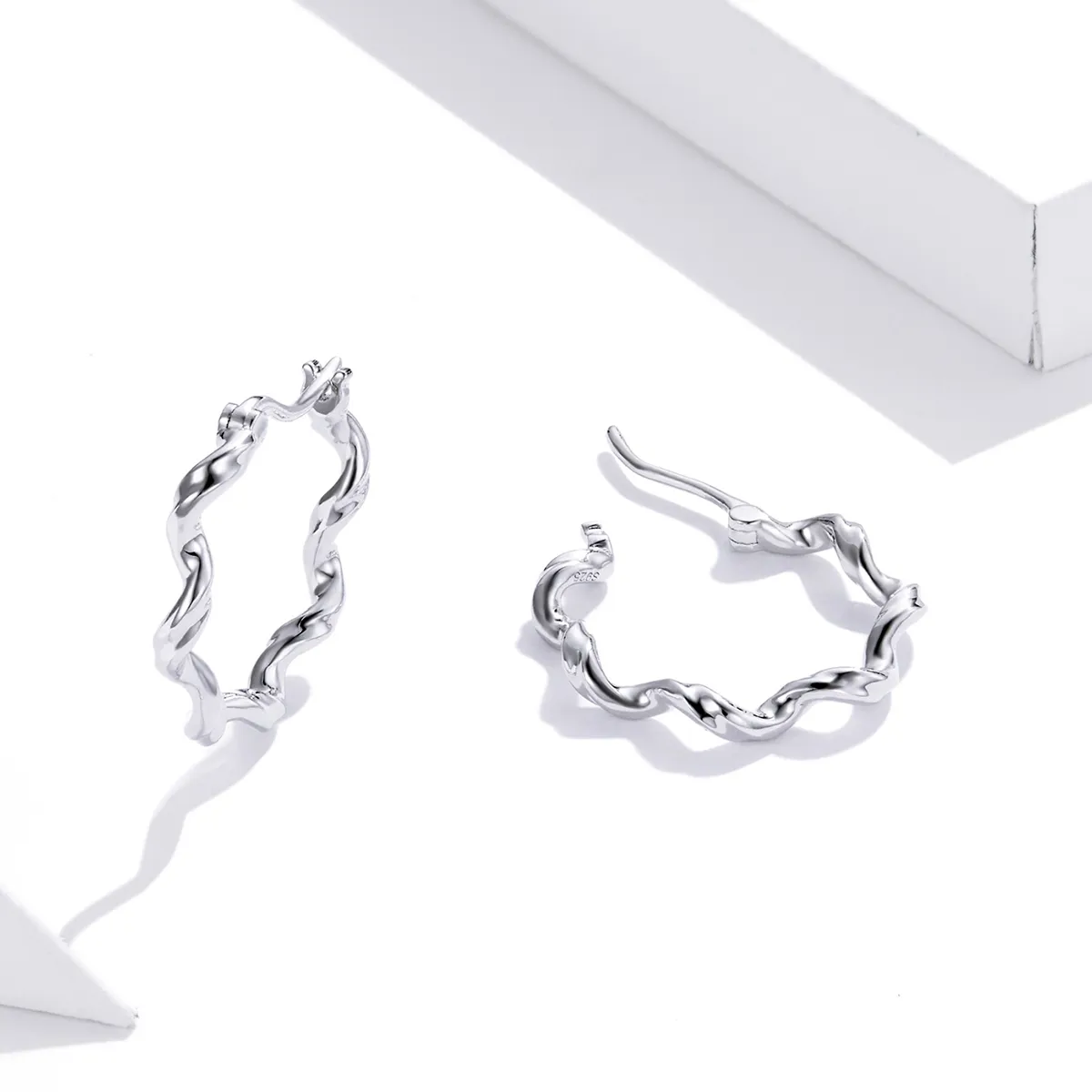 Pandora Style Silver Wave Hoop øredobber - SCE976