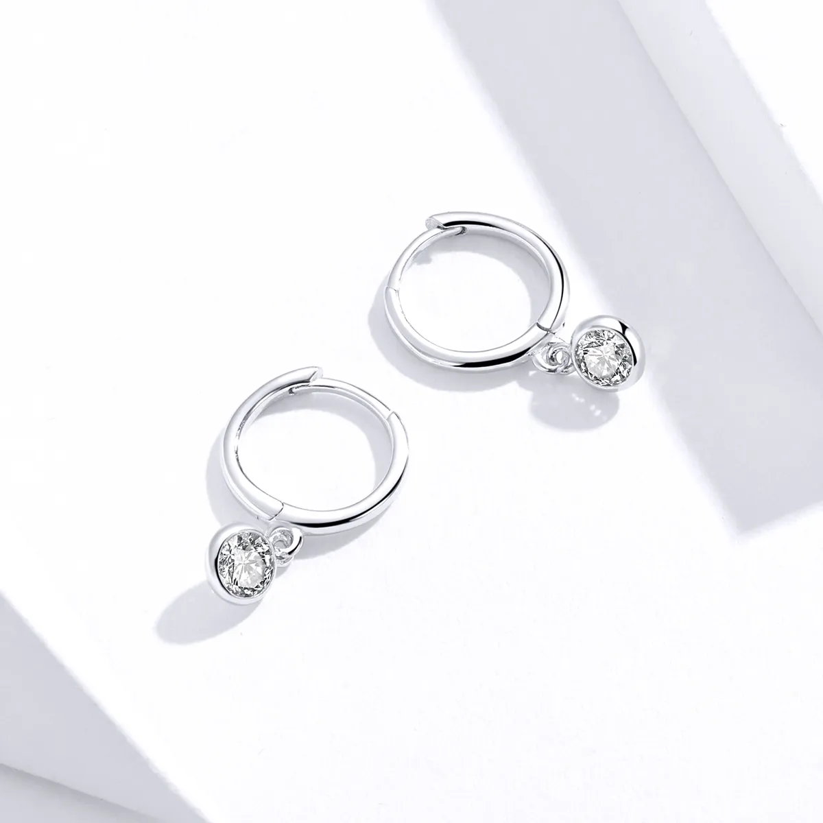 Pandora Style Silver Zirconia Dingle øredobber - SCE830