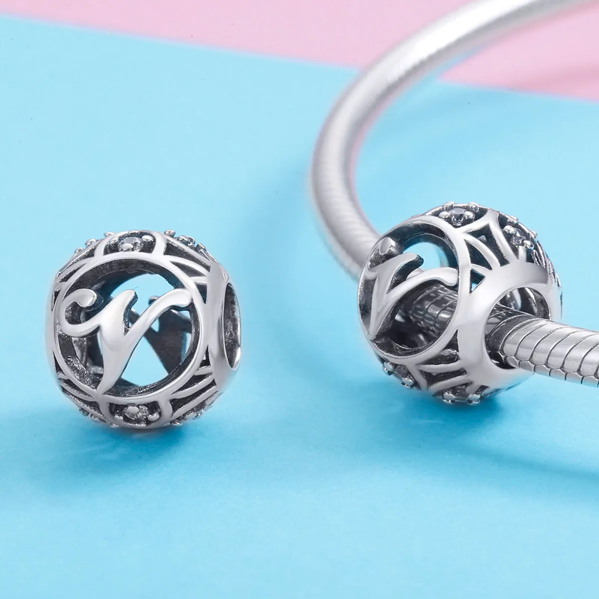 Pandora Style Letter-V Charm - SCC738-V