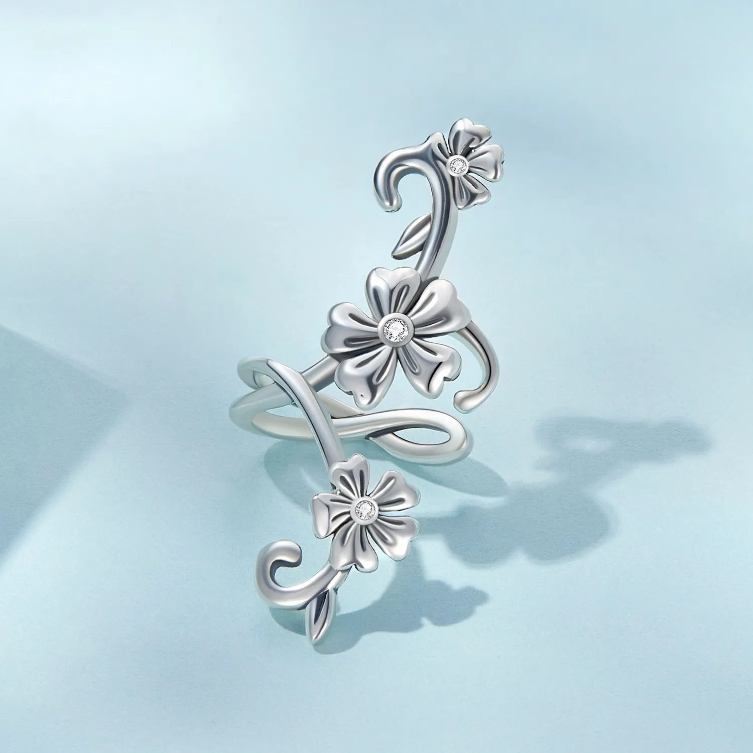 Pandora Style Pattern Ear clip - SCE1512