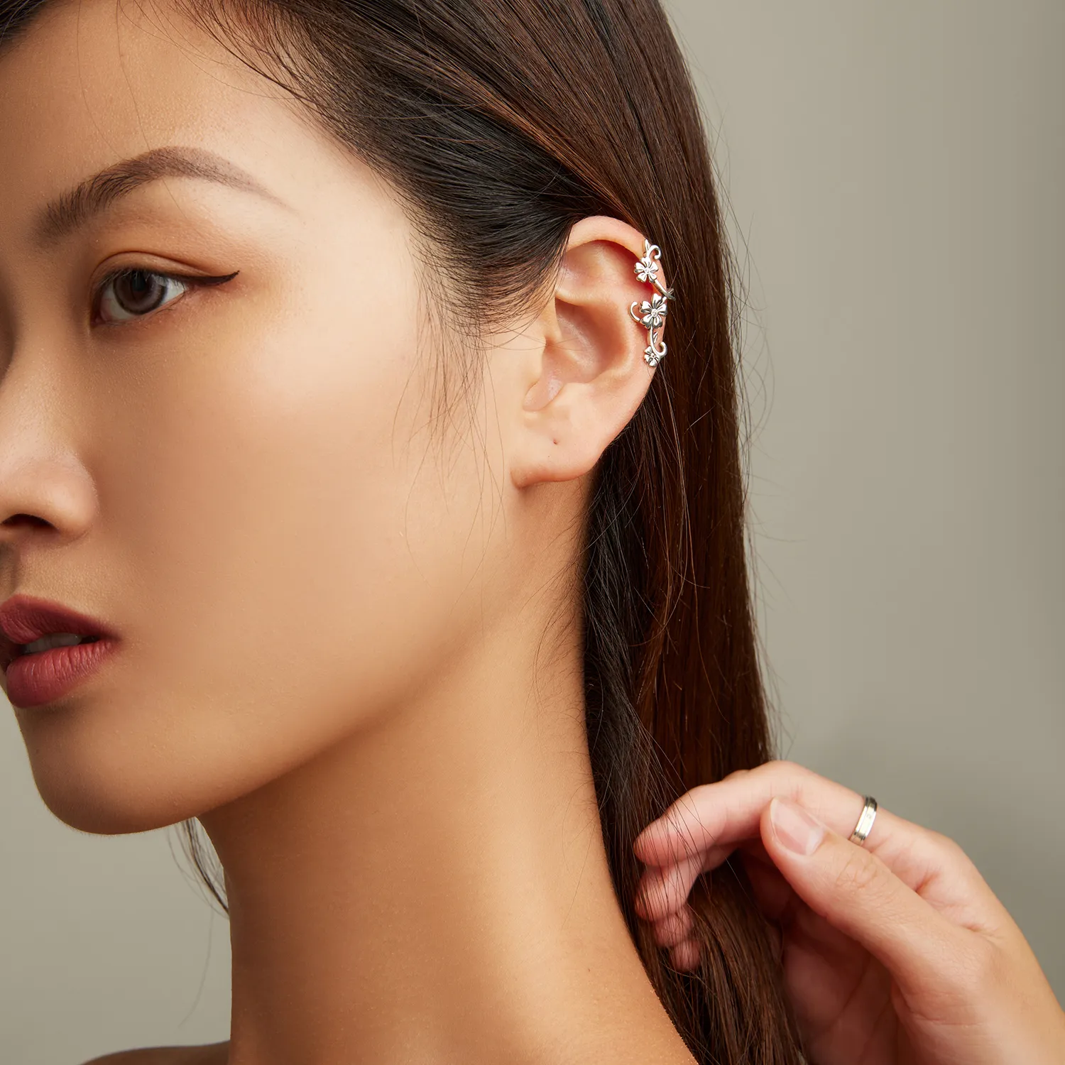 Pandora Style Pattern Ear clip - SCE1512