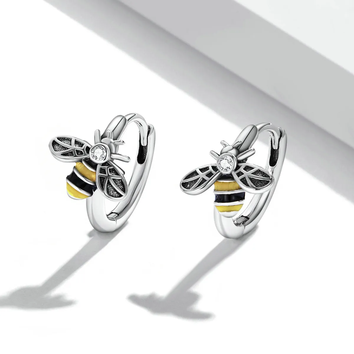 Pandora Style Mini Bee Hoop øredobber - SCE1337