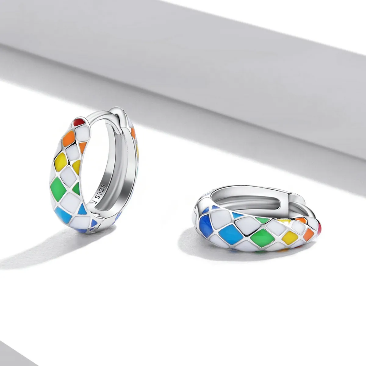 Pandora Style Rainbow Checkerboard Hoop øredobber - SCE1351