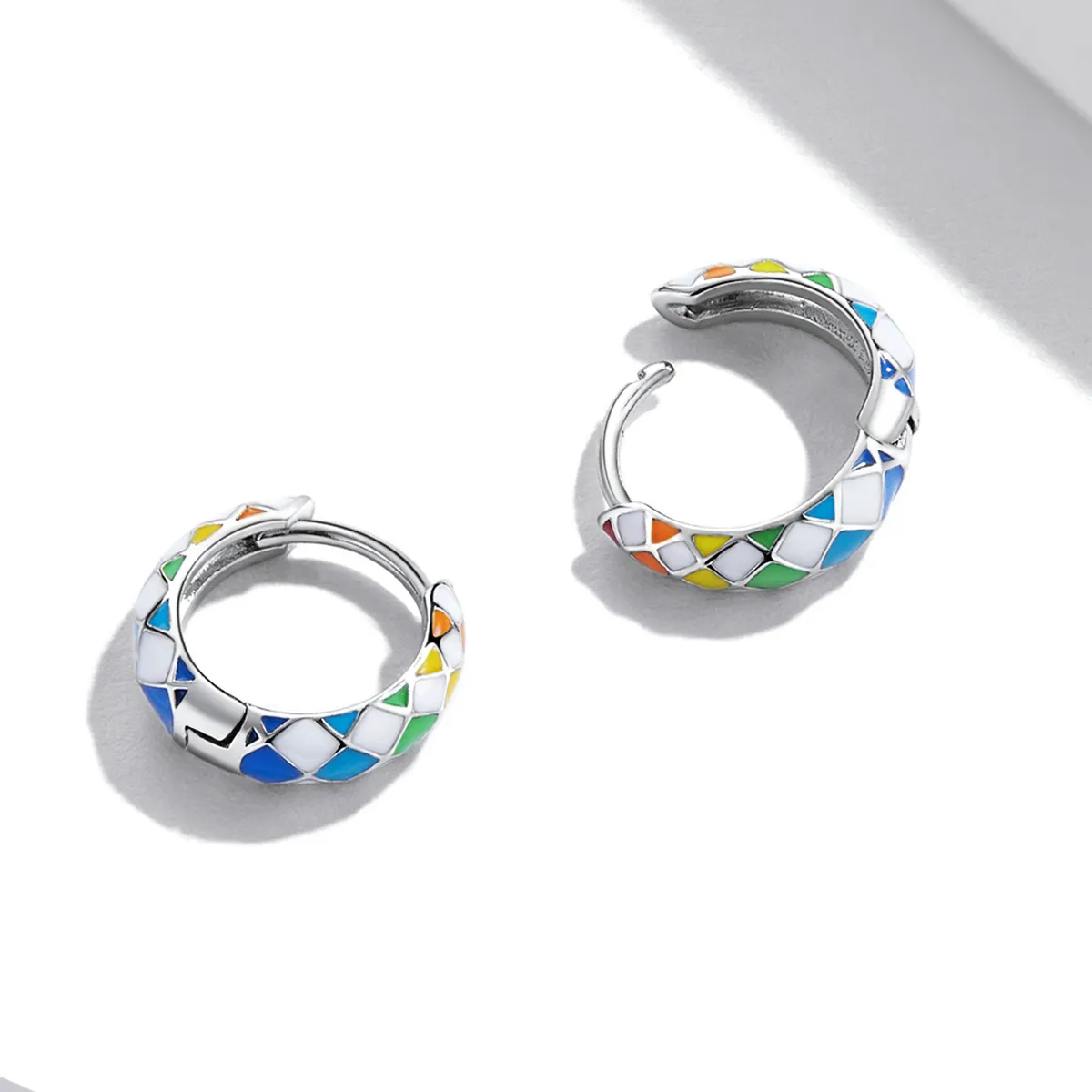 Pandora Style Rainbow Checkerboard Hoop øredobber - SCE1351