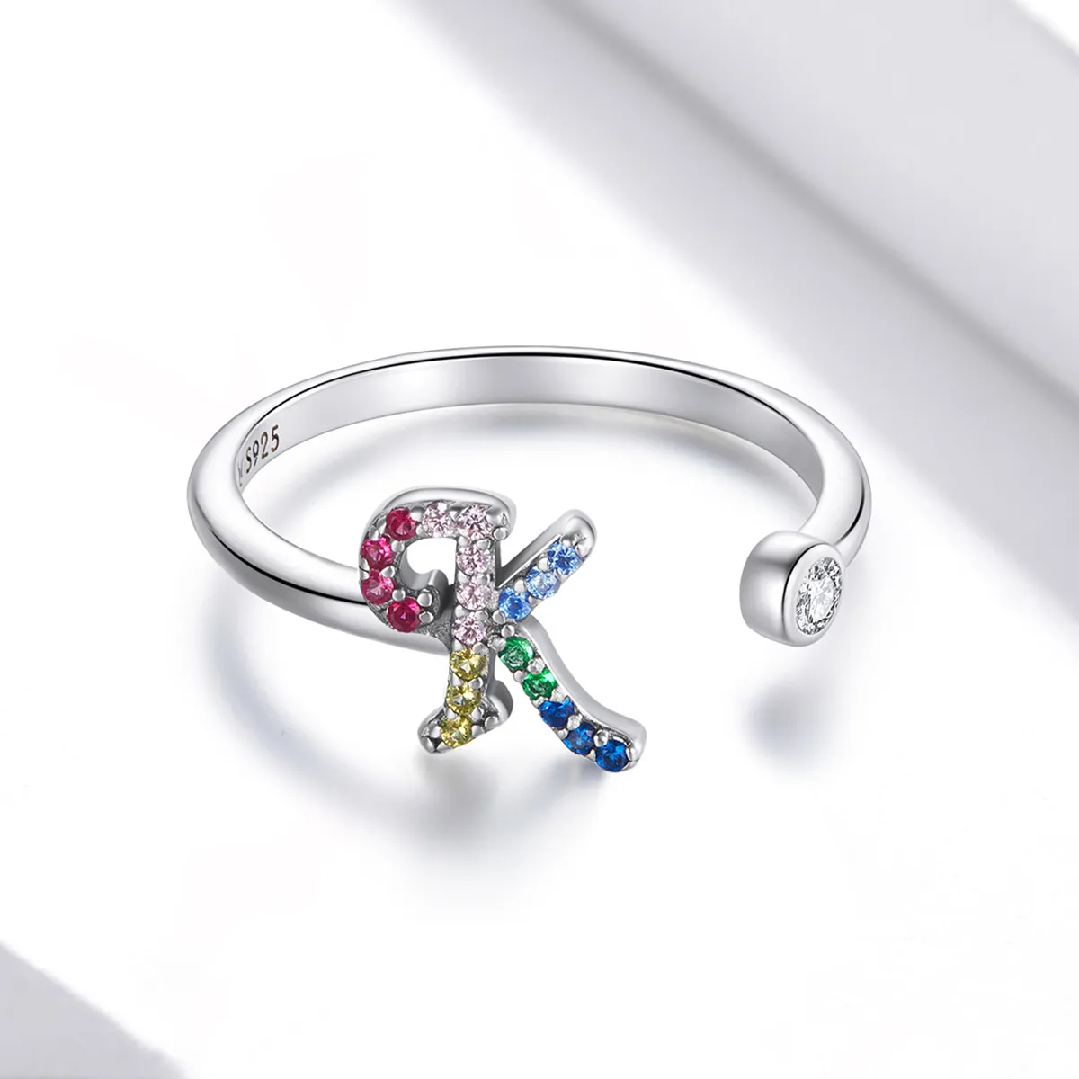 Pandora Style Colorful Letter-K åpen ring - SCR723-K