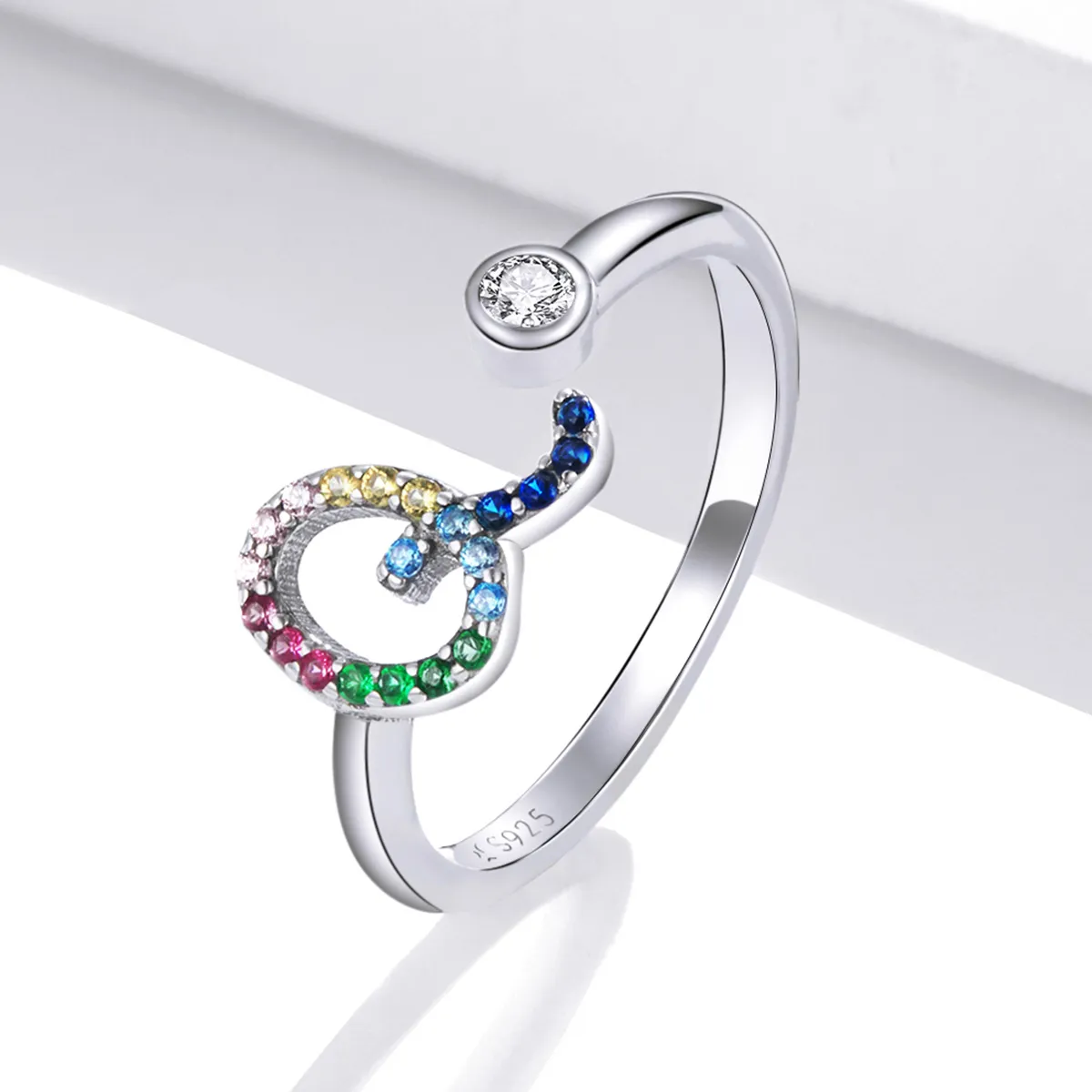 Pandora Style Colorful Letter-Q åpen ring - SCR723-Q