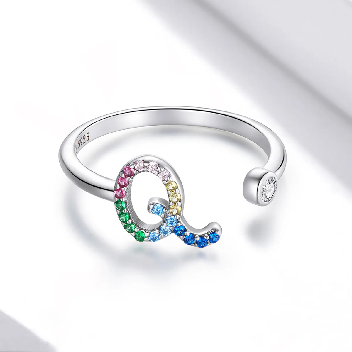 Pandora Style Colorful Letter-Q åpen ring - SCR723-Q