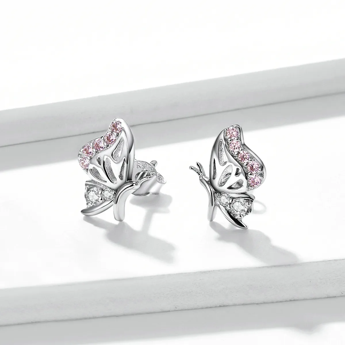 Pandora Style Delicate Butterfly Stud øredobber - BSE574