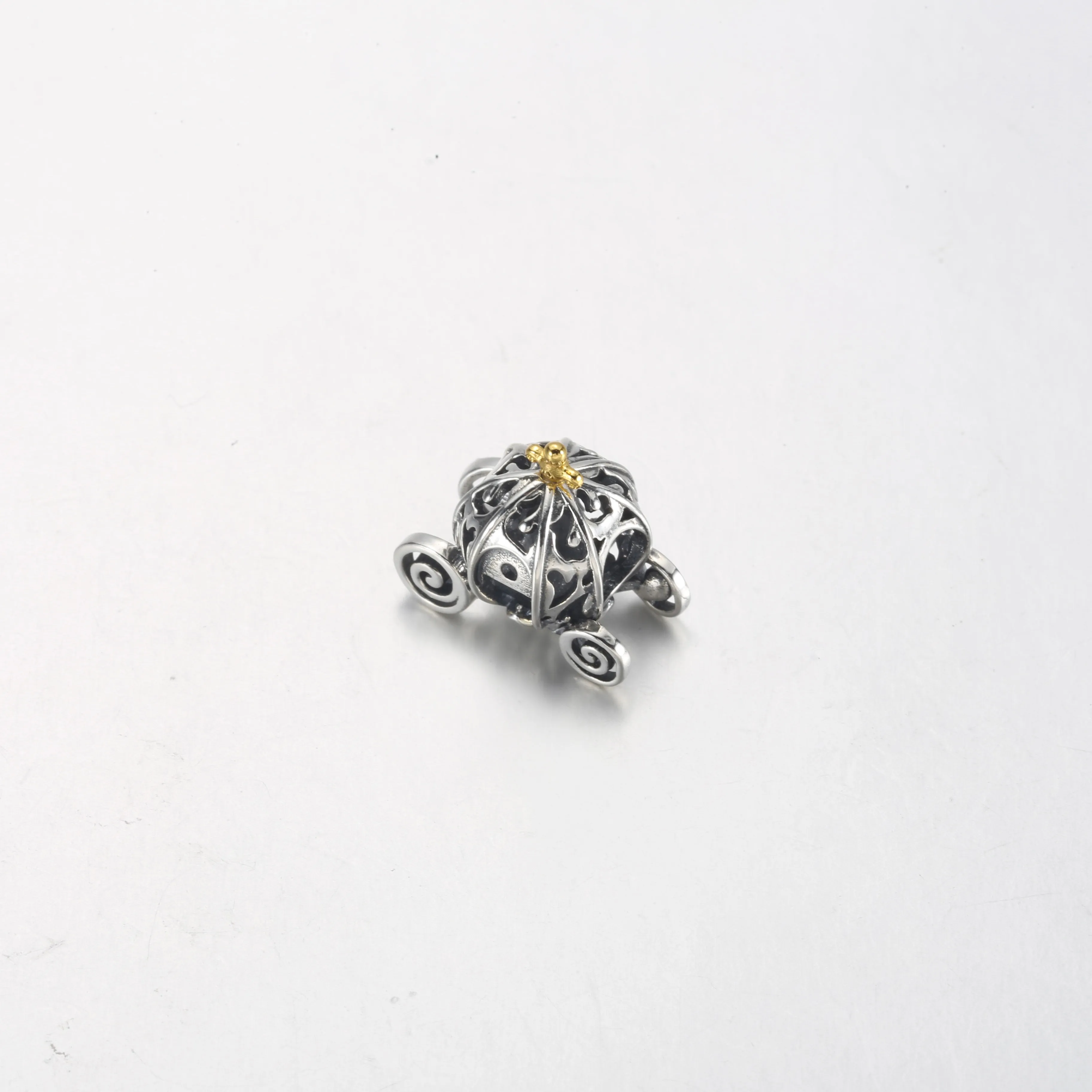 Pandora Disney 100-årsjubileum Askepotts magiske vogn Charm - 792553C01