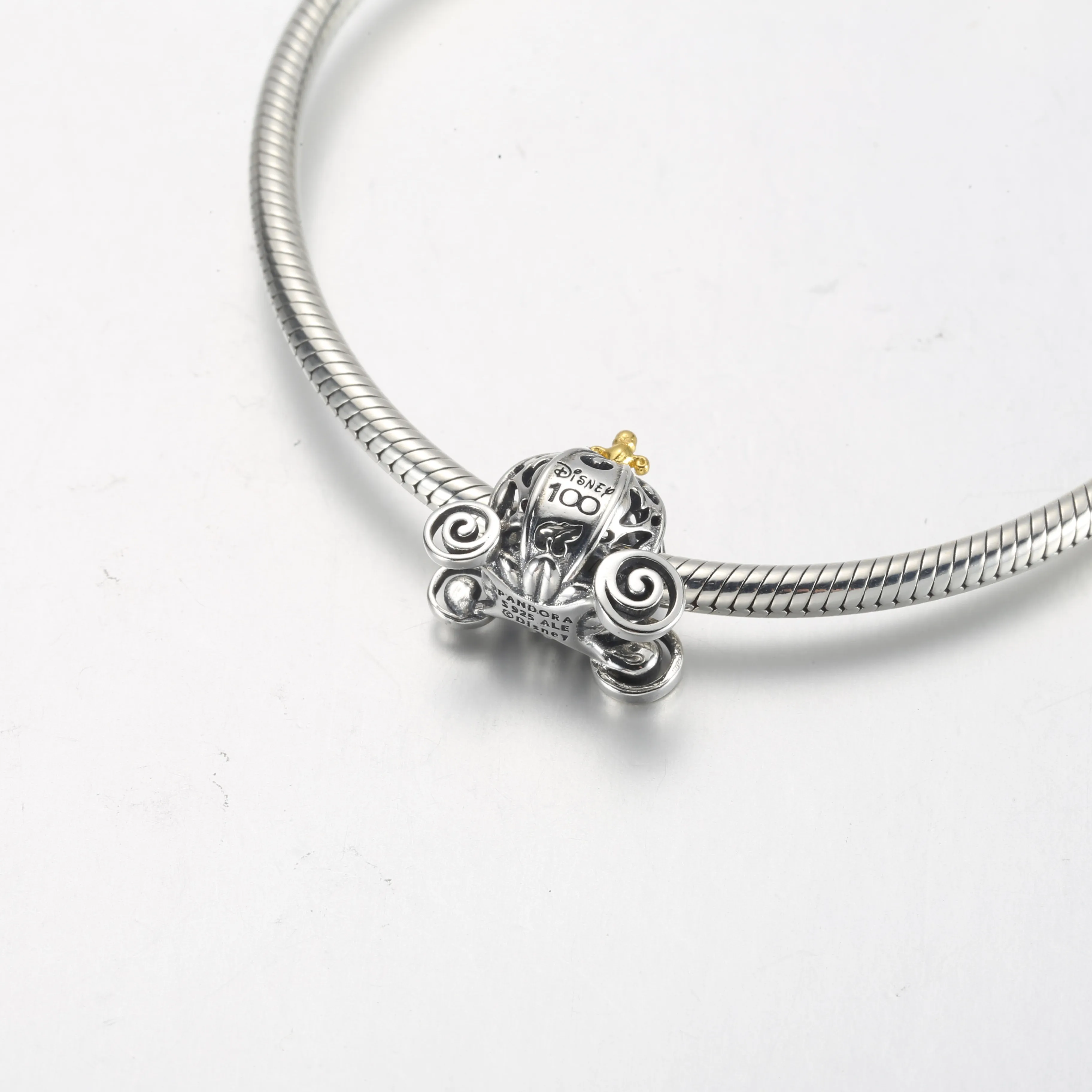 Pandora Disney 100-årsjubileum Askepotts magiske vogn Charm - 792553C01