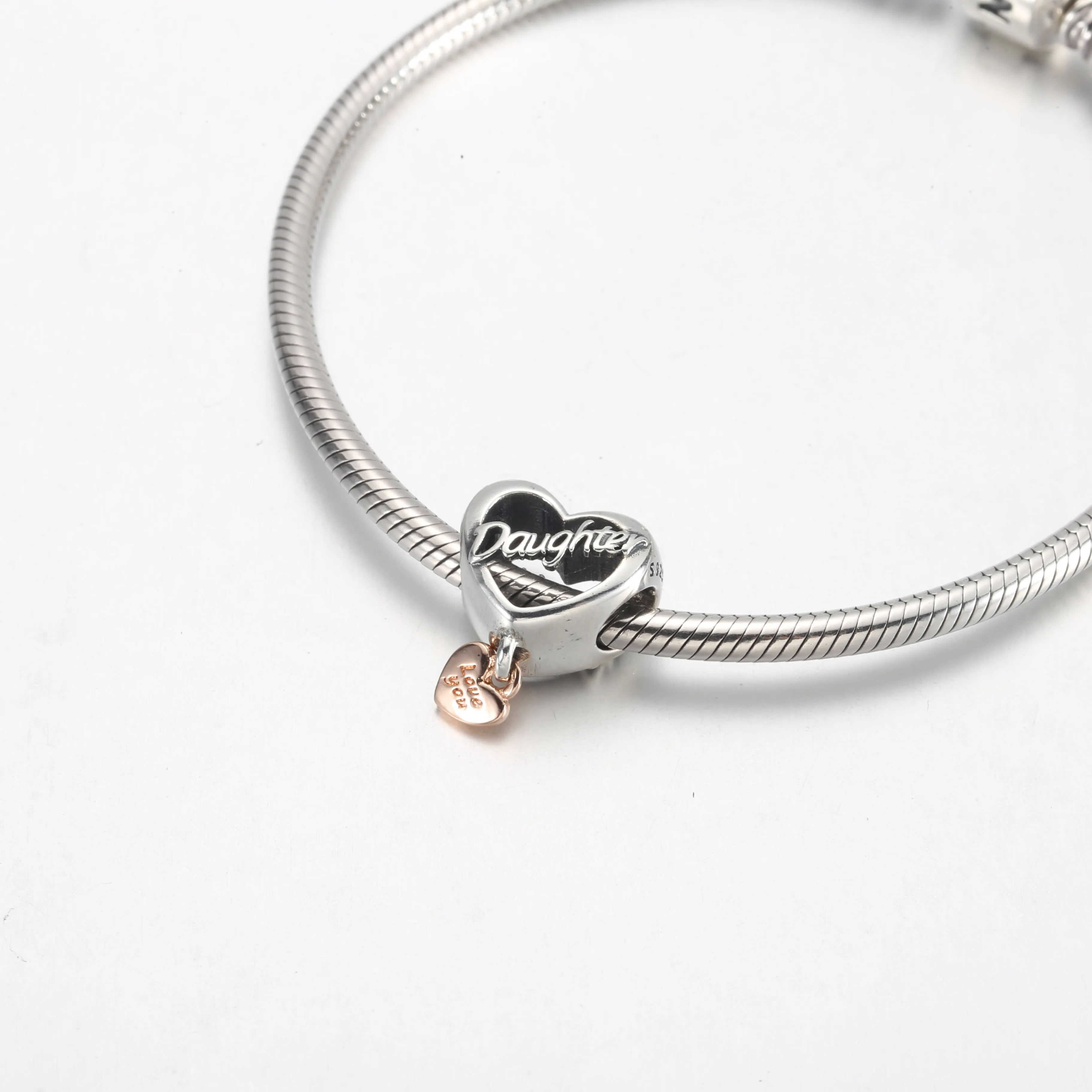 Pandora Elsk Din Datter Hjerteformet Charm - 782327C00