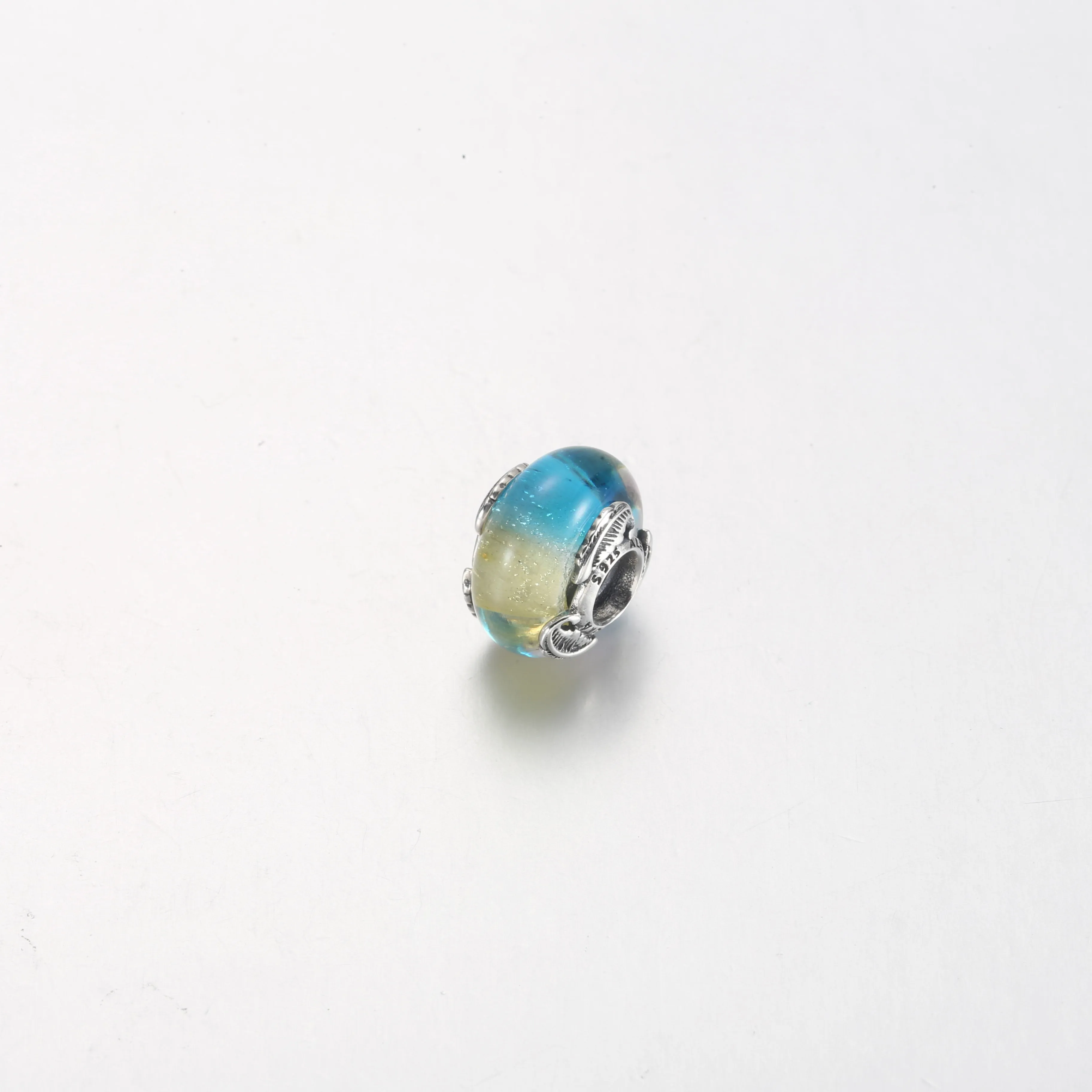 Pandora Flerfarget Muranoglass og Buet Fjær Charm - 792577C00