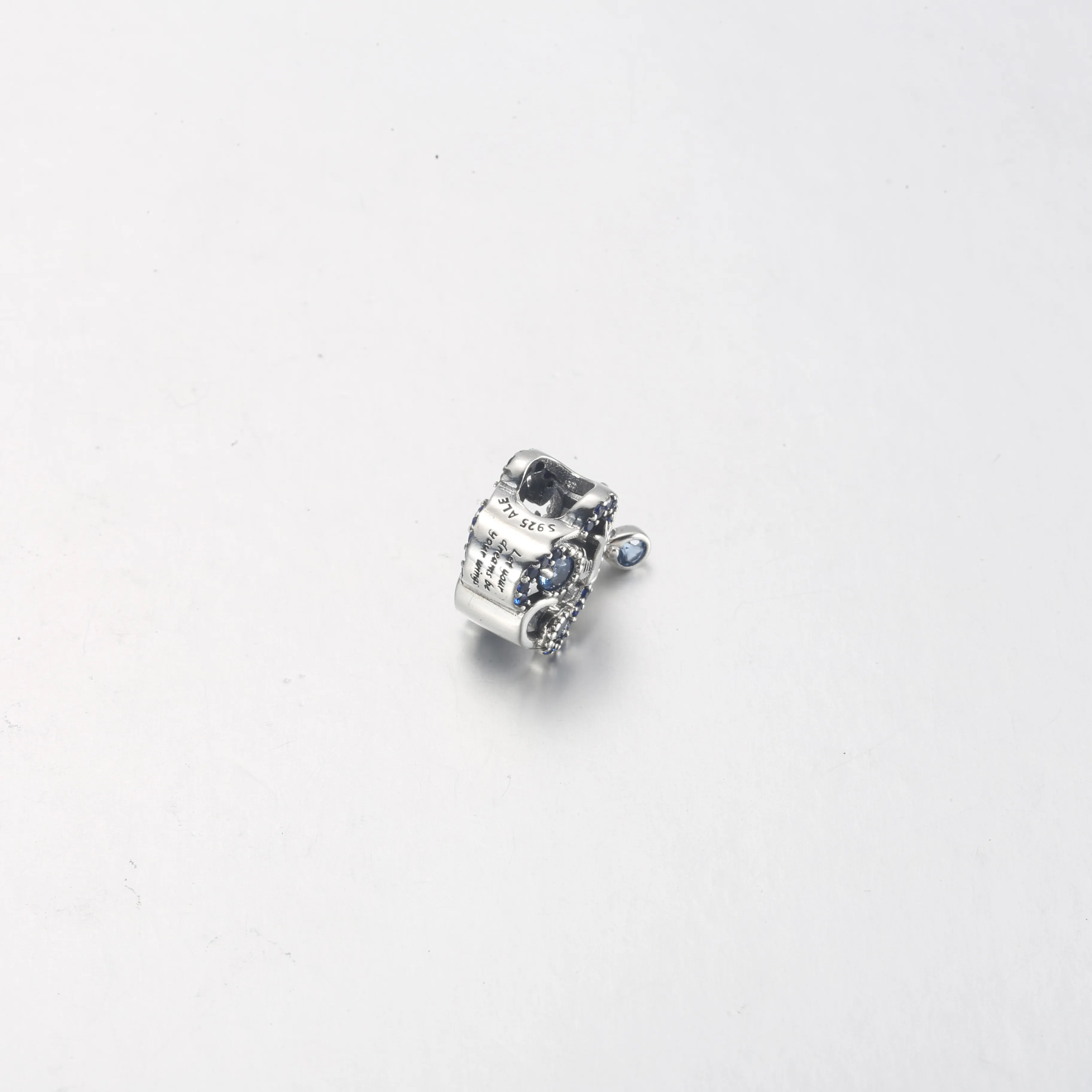 Pandora Sky og Svale Charm - 792569C01