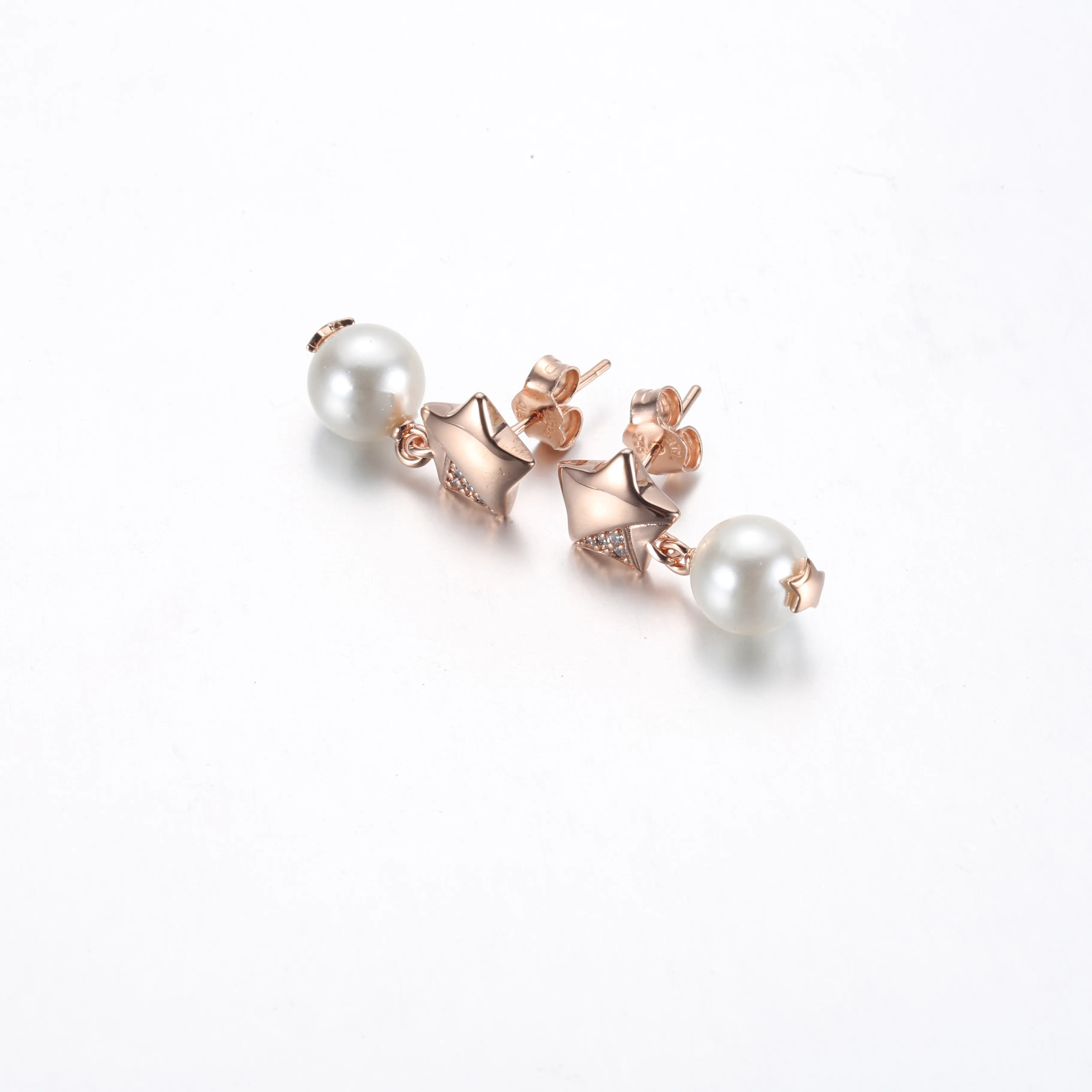 Pandora Star 14k rose gold-plated stud earrings with clear cubic zirconia and treated freshwater cultured pearl - 282488C01