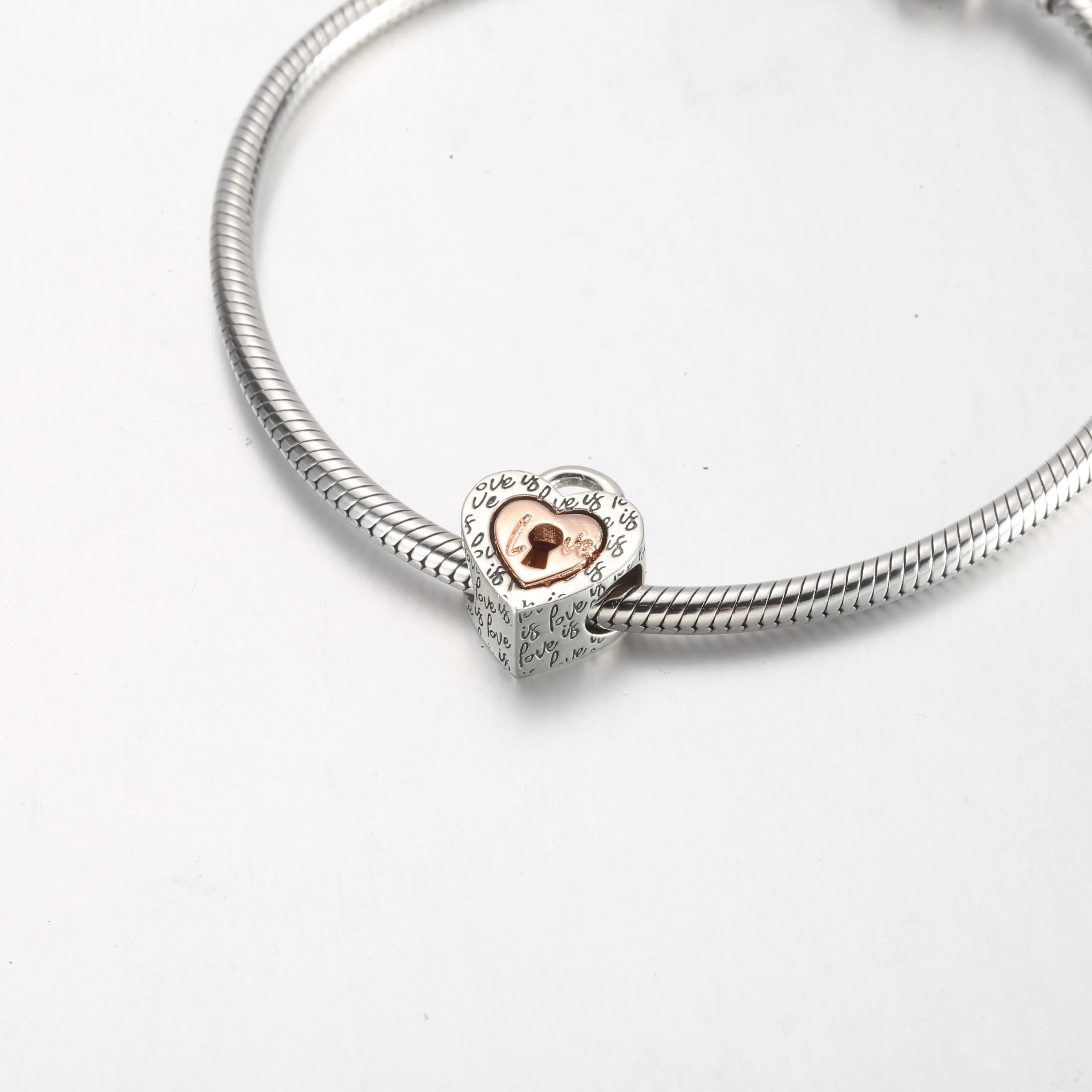 Pandora Tofarget Hengelås Delbart Hjerte Charm - 782505C00