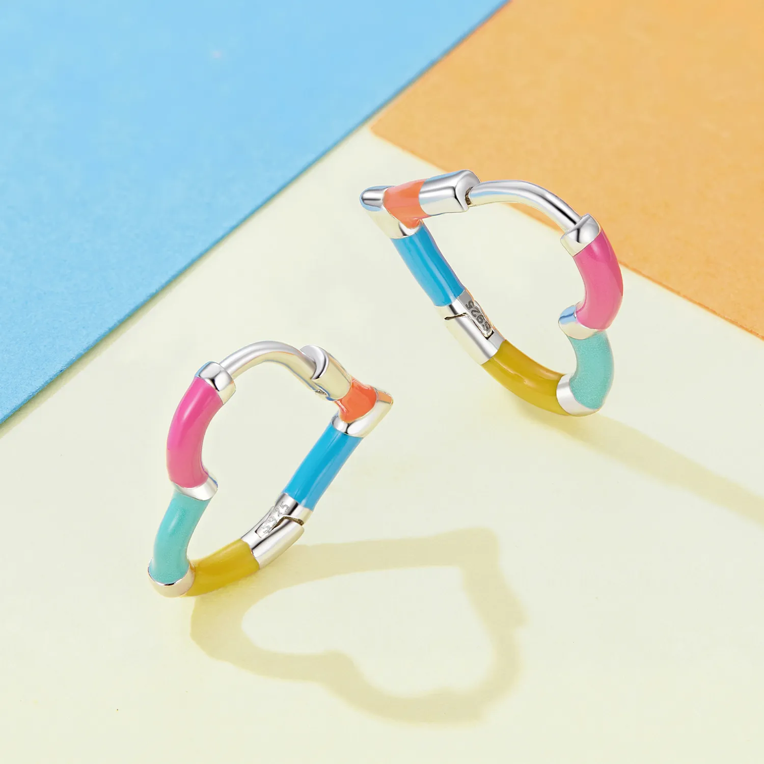 Pandora Style Rainbow Heart Hoops øredobber - SCE1607